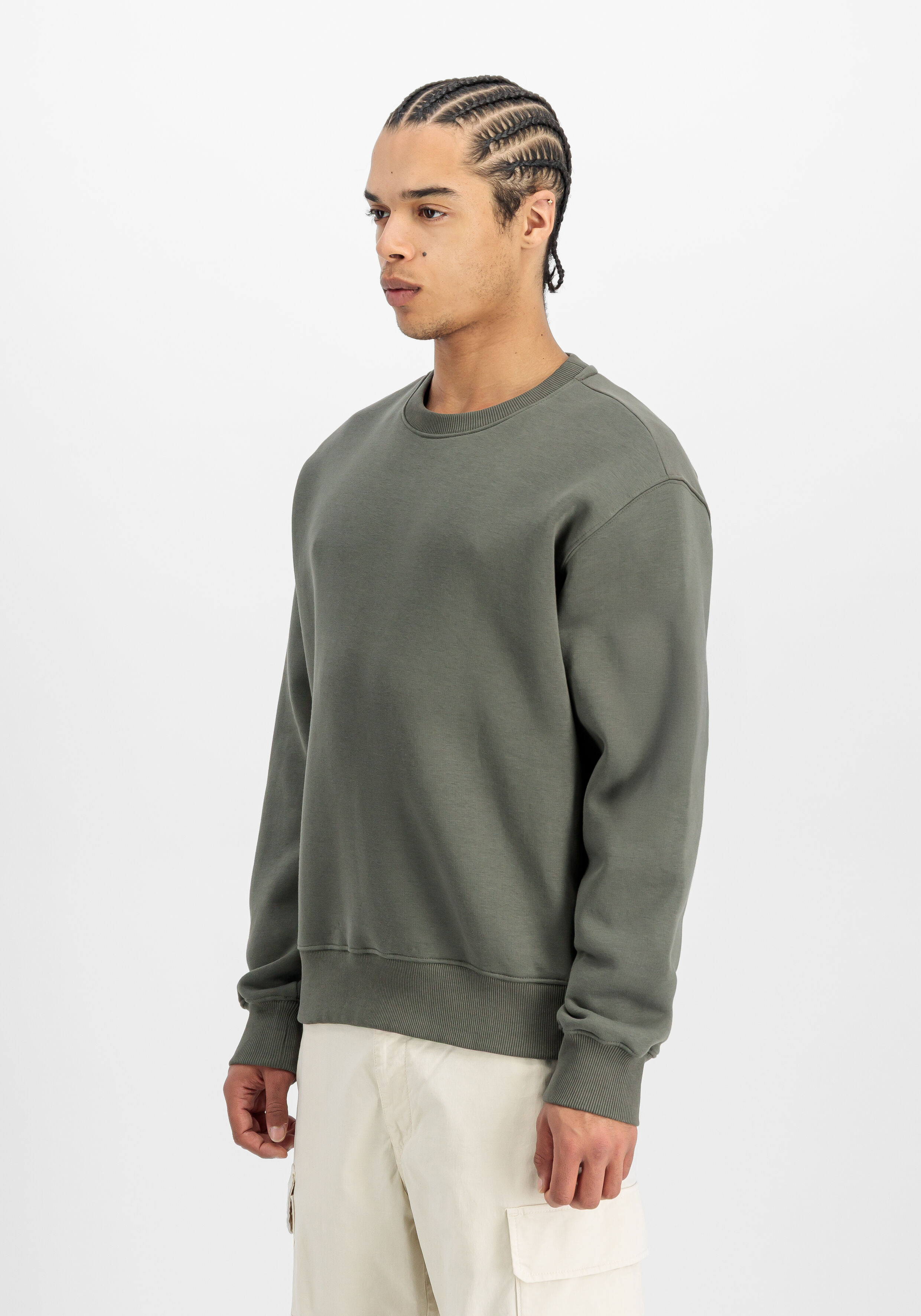 Label Backprint Sweatshirt dark olive 258307_142_2_model_00002_195021