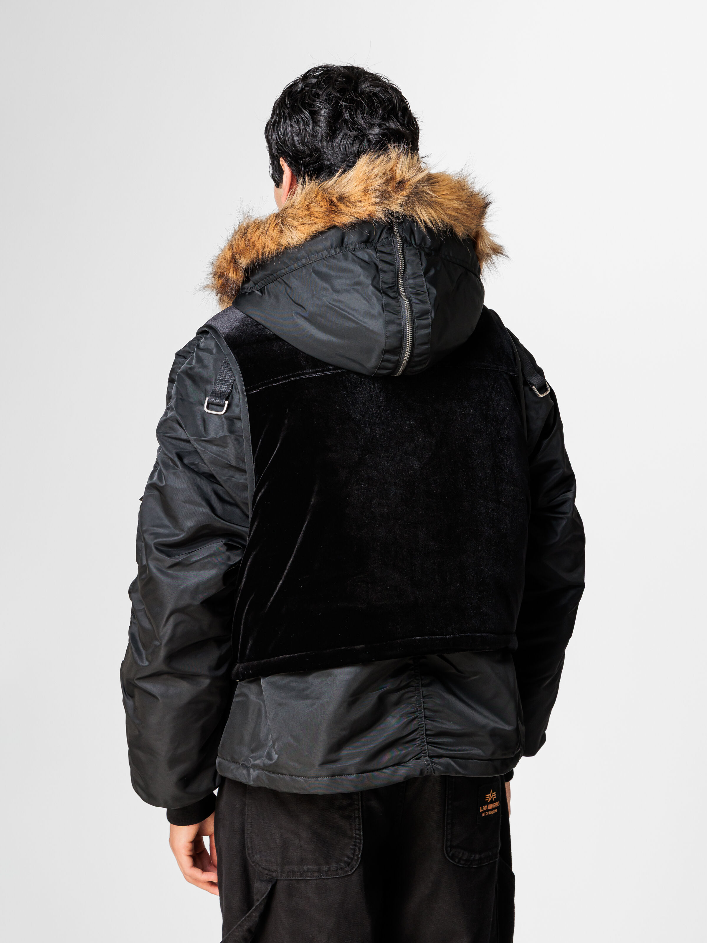 ALPHA x ANDERSSON BELL Layered N-2B Vest black 268174_03_2_model_00003_250731
