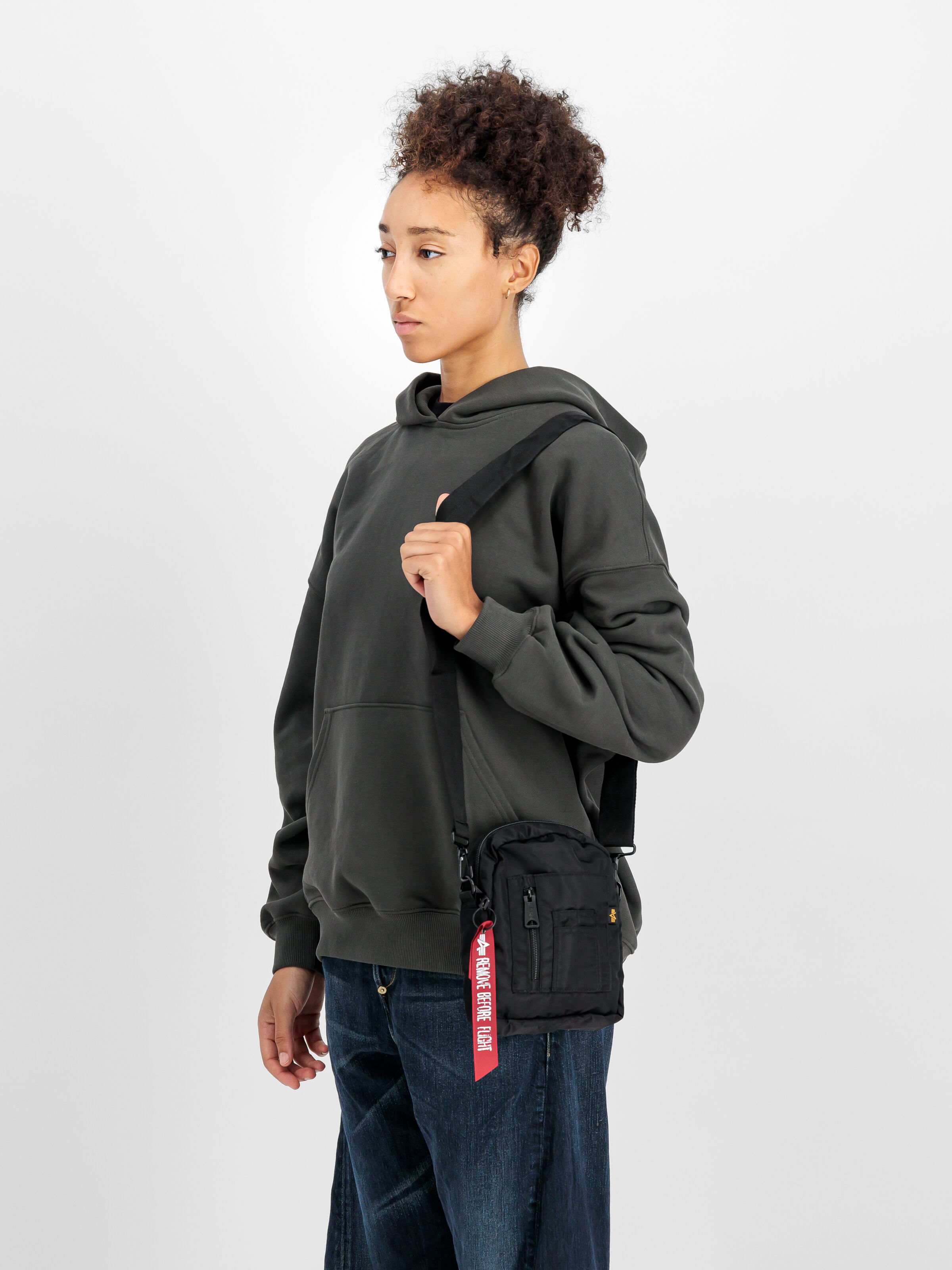 Crew Carry Bag black 196924_03_2_model_00001_111198
