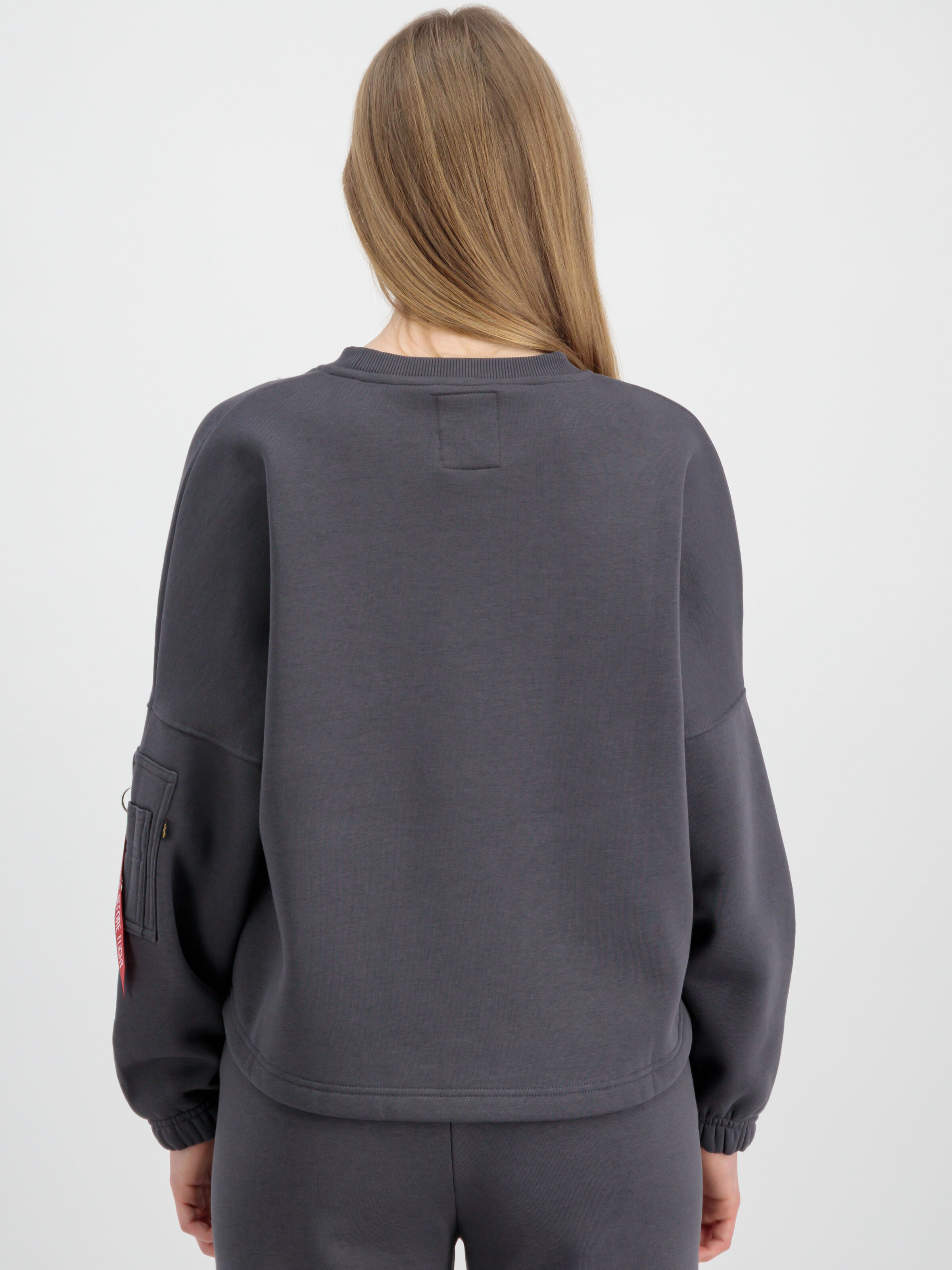 138032_684_alpha_industries_x_fit_label_os_sweater_wmn_002_182505