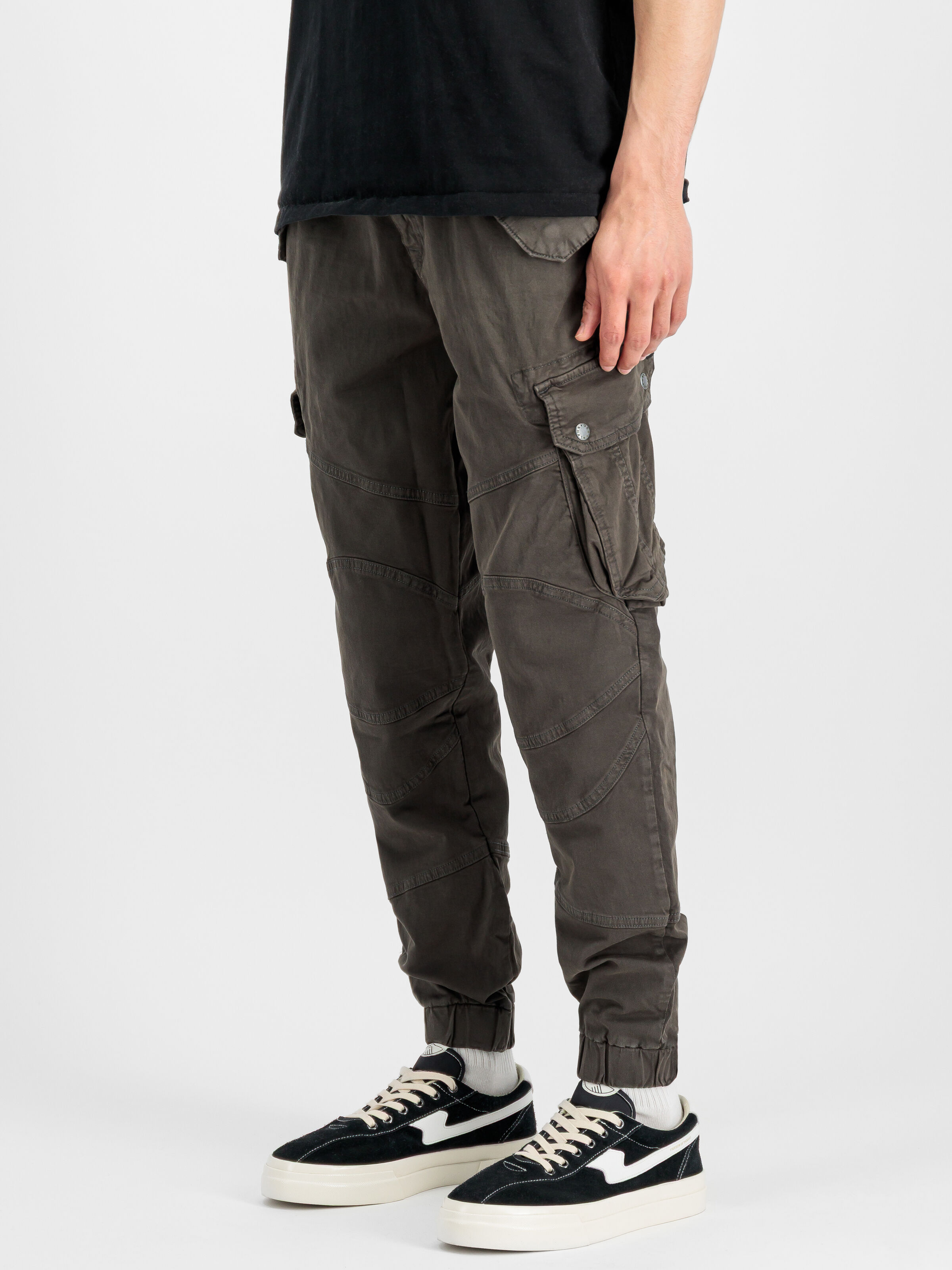 Combat Pant greyblack 126215_136_2_model_00002_217846.jpg