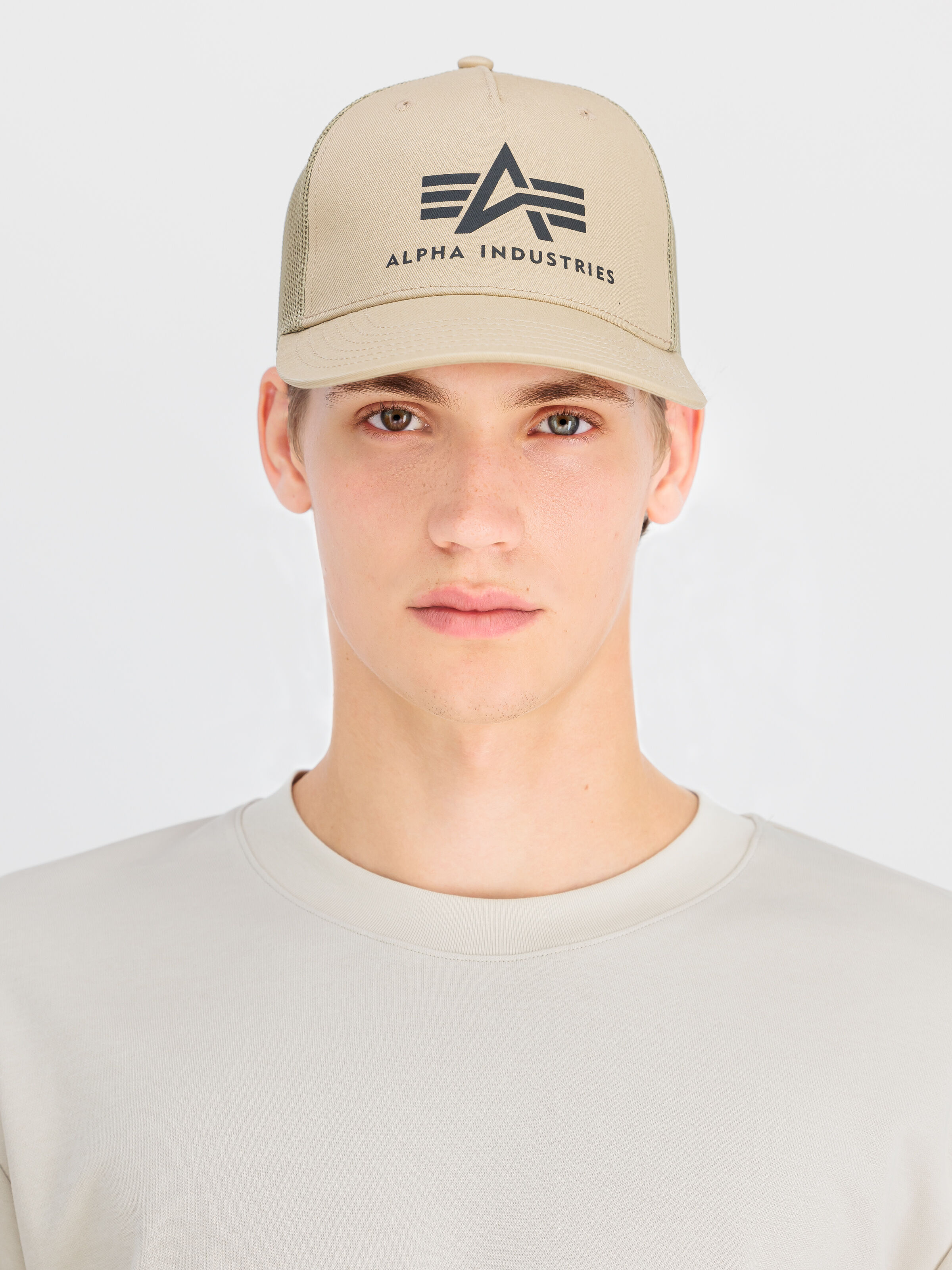 Basic Trucker Cap sand 186902_14_2_model_00001_150710