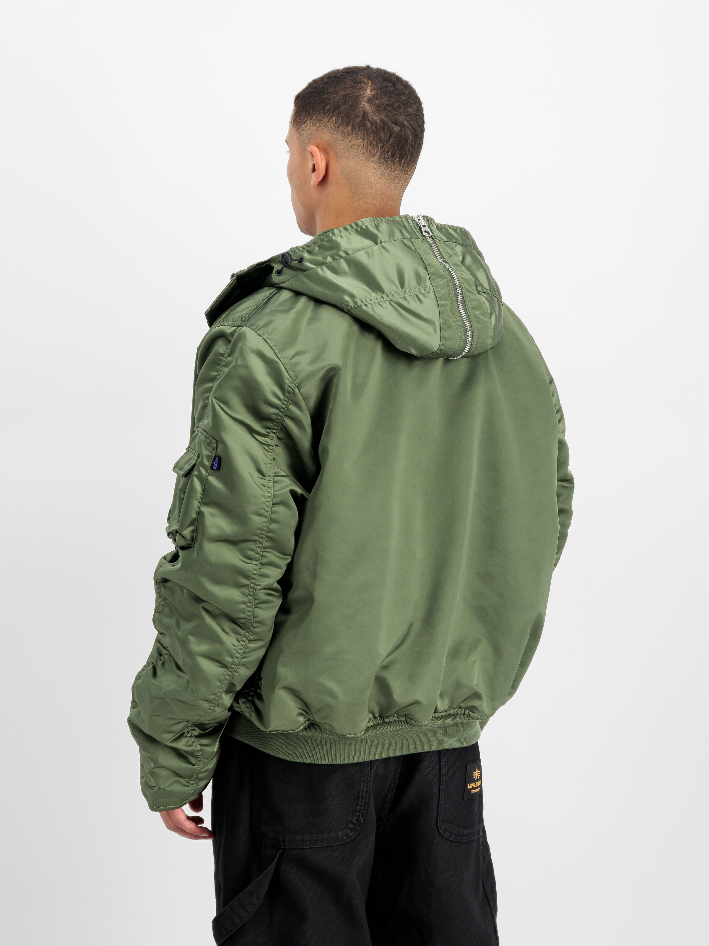 N-2B Base Winter Jacket sage-green 758101_01_2_model_00004_195563