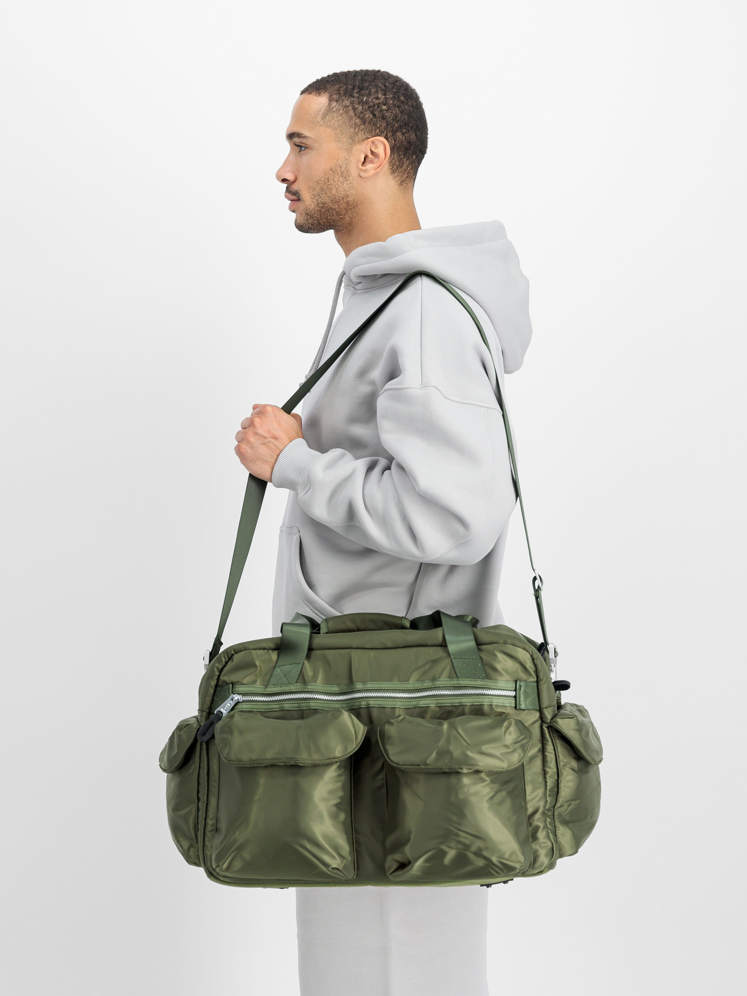 UV Weekend Bag sage-green 148945UV_01_2_model_00001_125339