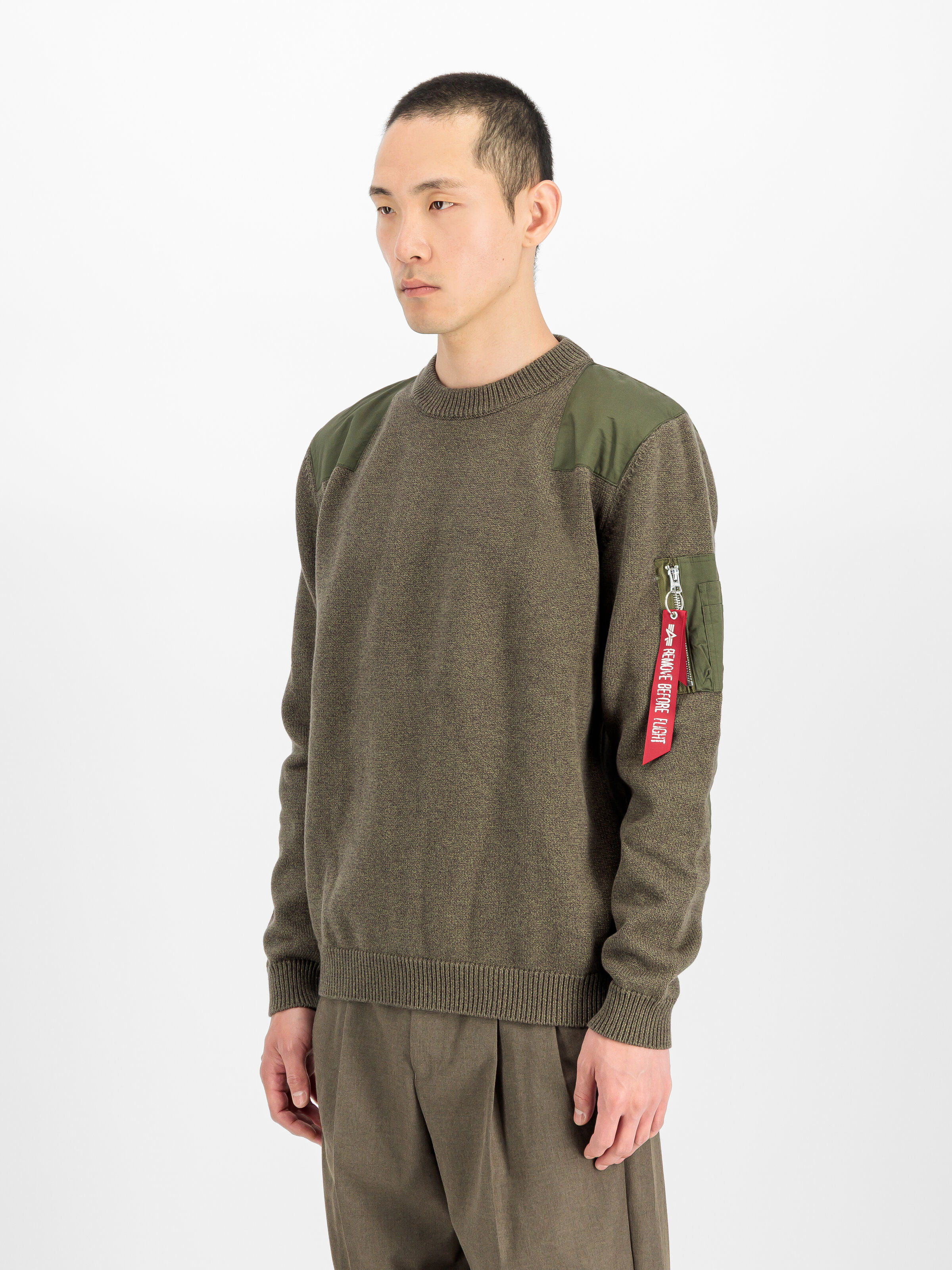 Knitted Utility Sweatshirt mud olive 268401_443_2_model_00002_243954