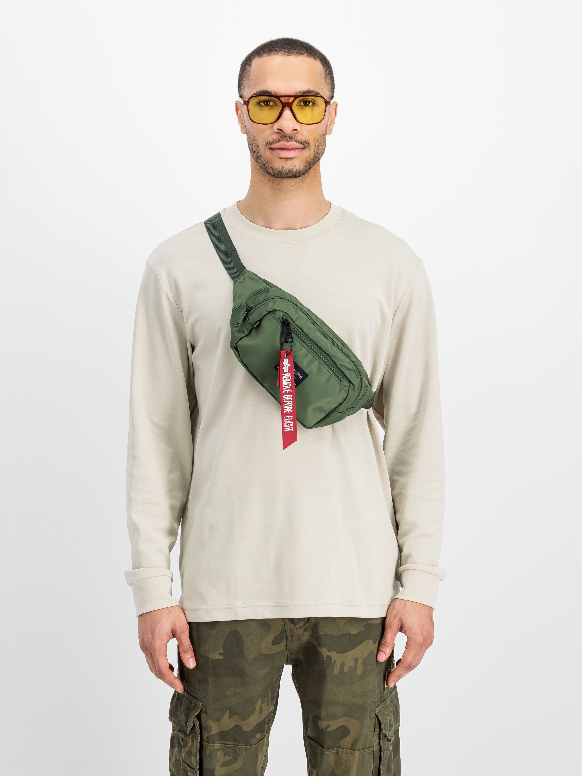 Crew Waist Bag sage-green 196923_01_2_model_00001_125384