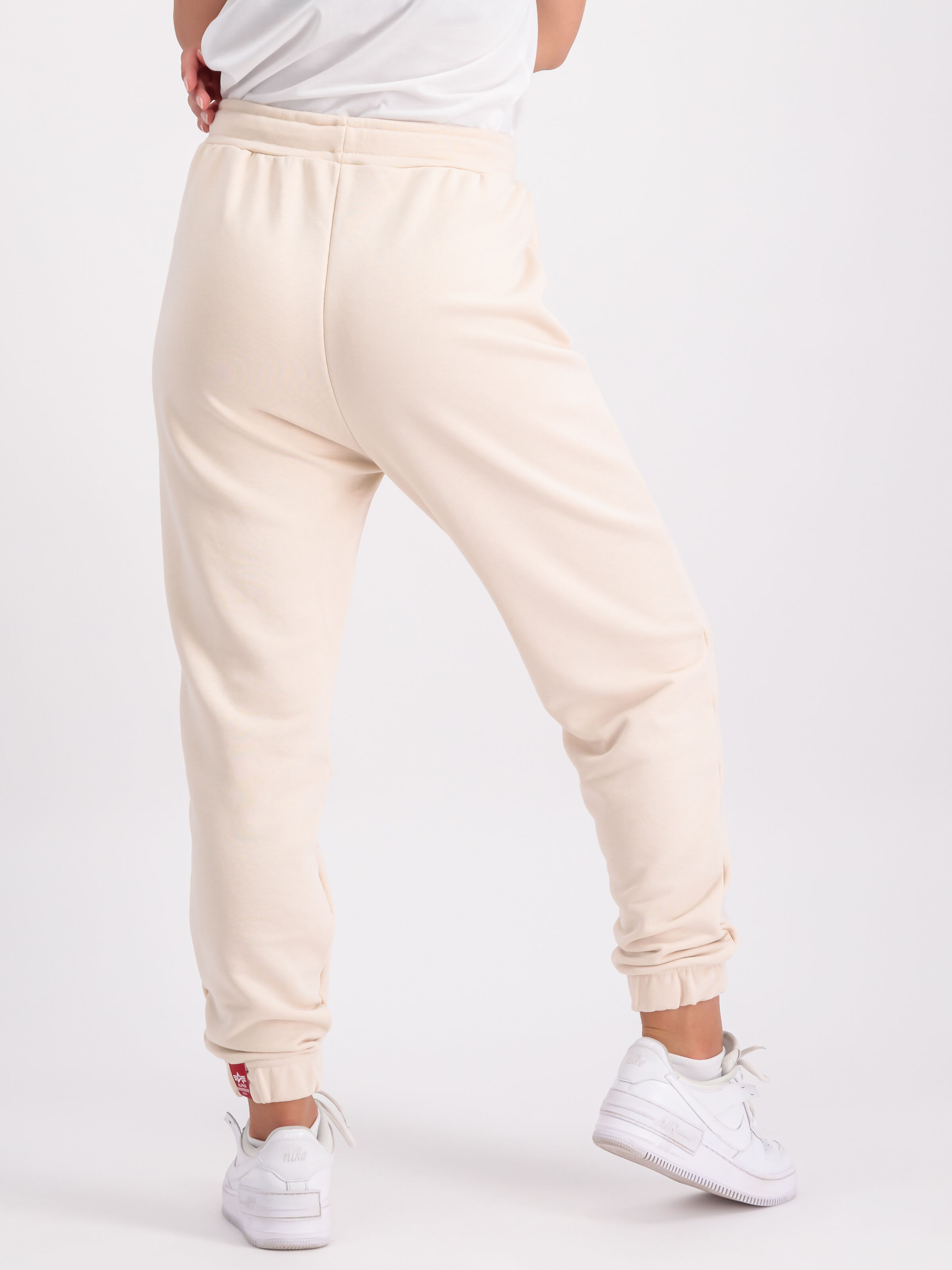 116051_578_alpha_industries_basic_jogger_sl_wmn_002_243359