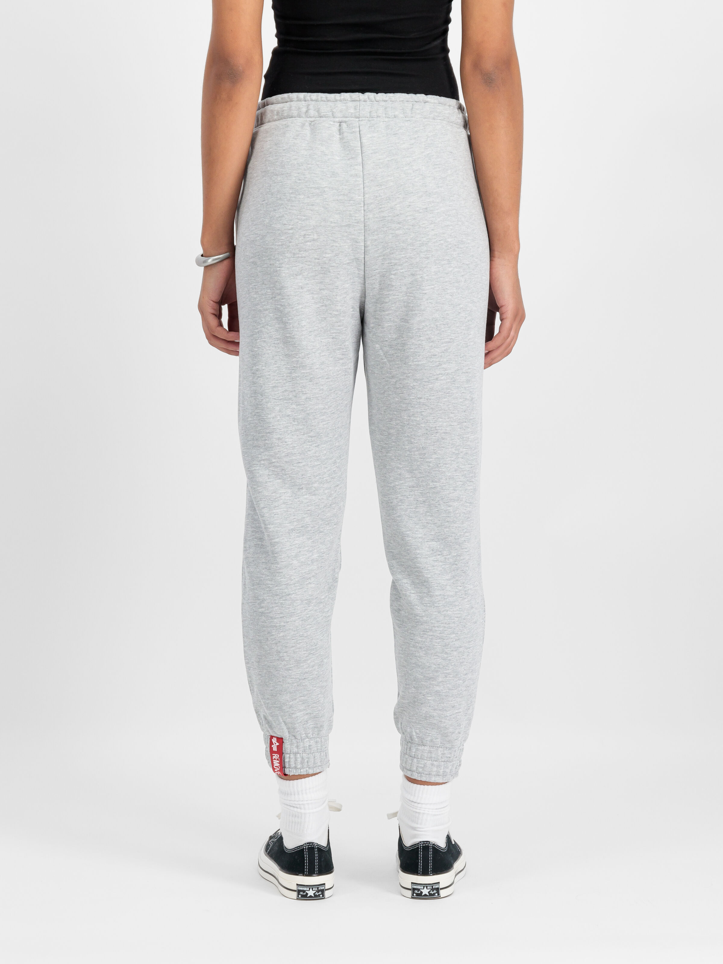 Basic Small Logo Jogger Women greyheather/white 116051_230_2_model_00005_110658