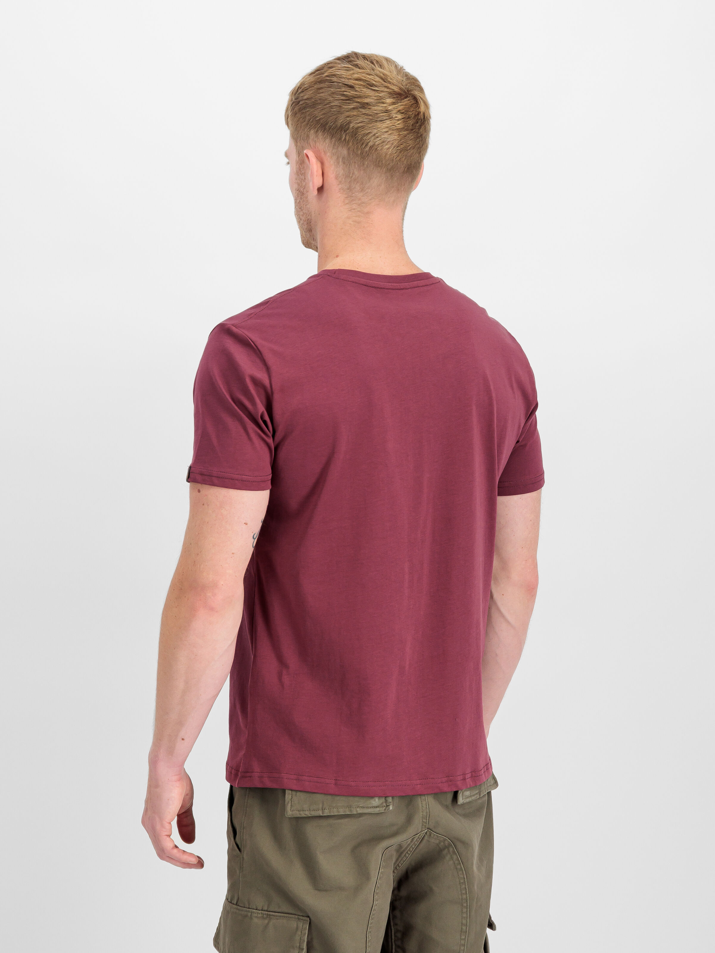 Basic Small Logo T-Shirt burgundy 188505_184_2_model_00003_191845