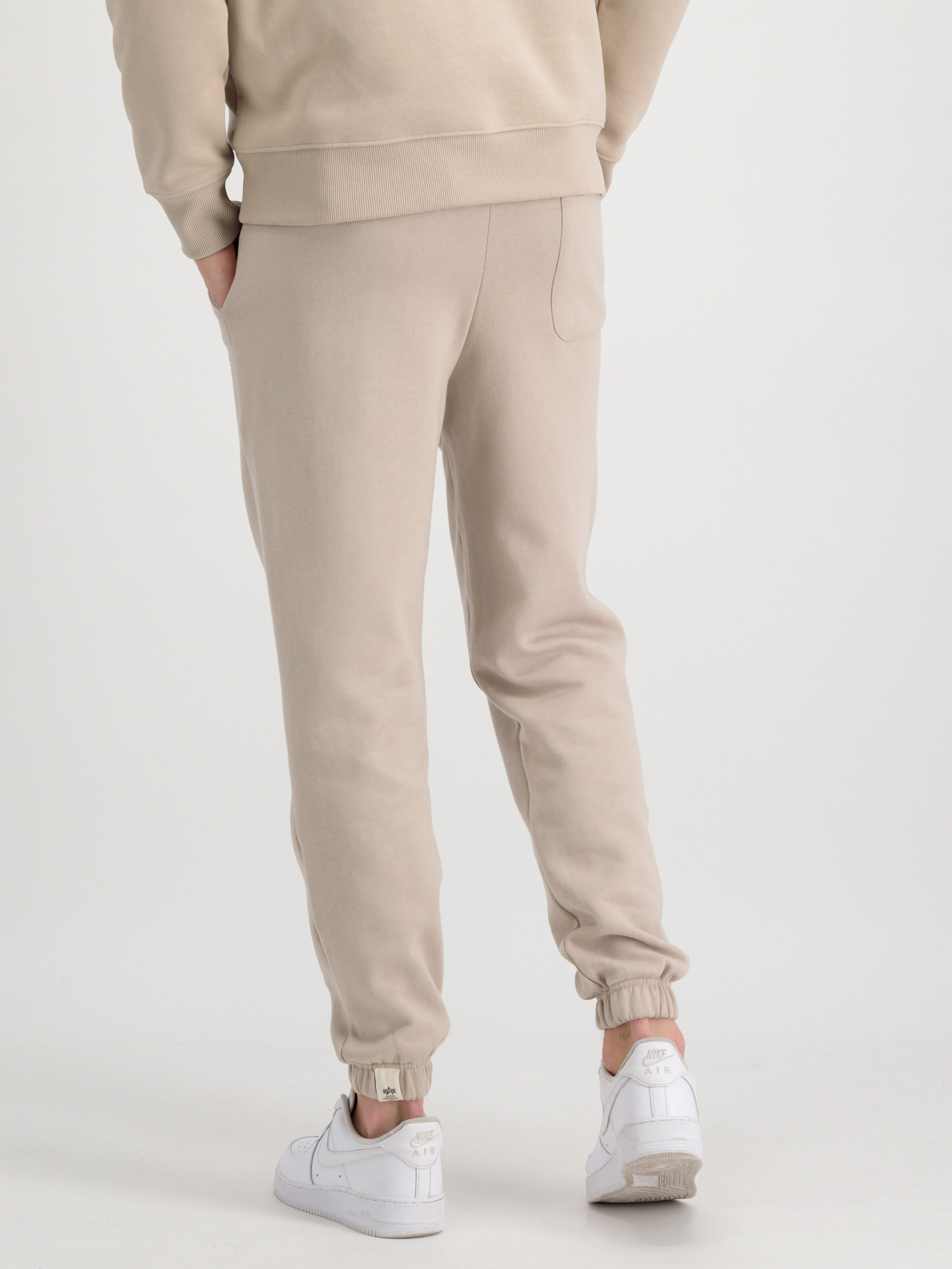 106364_627_alpha_industries_organics_emb_regular_jogger_004_182920