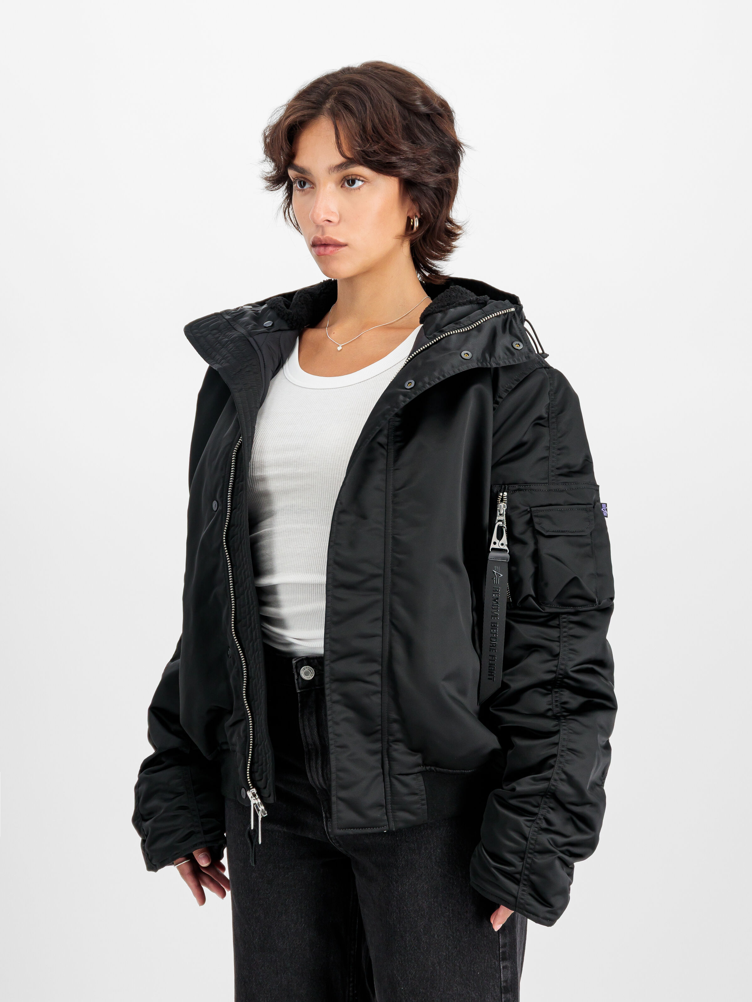 N-2B Base Winter Jacket black 758101_03_2_model_00003_2_195592