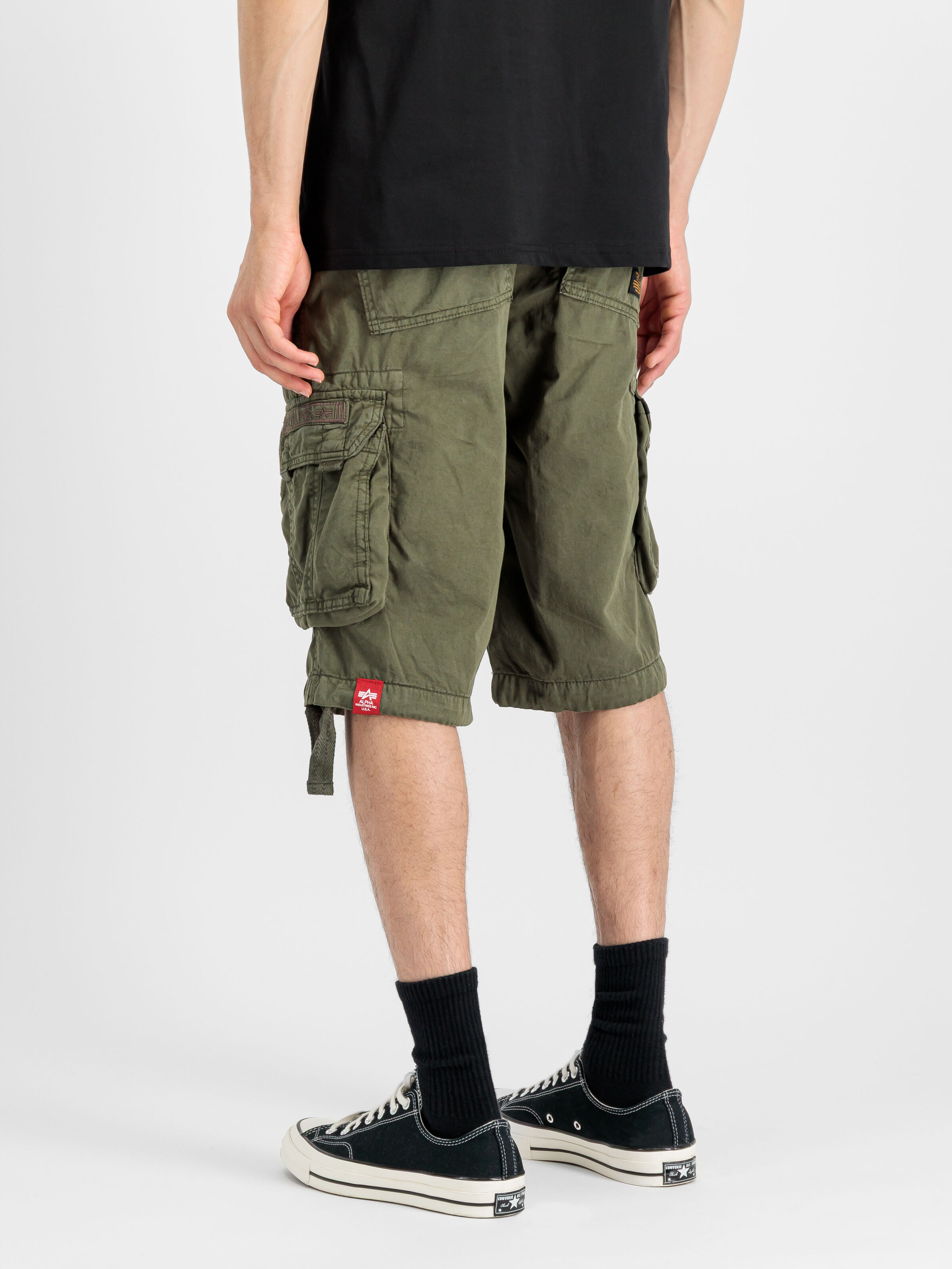Jet Short dark olive 191200_142_2_model_00003_155642