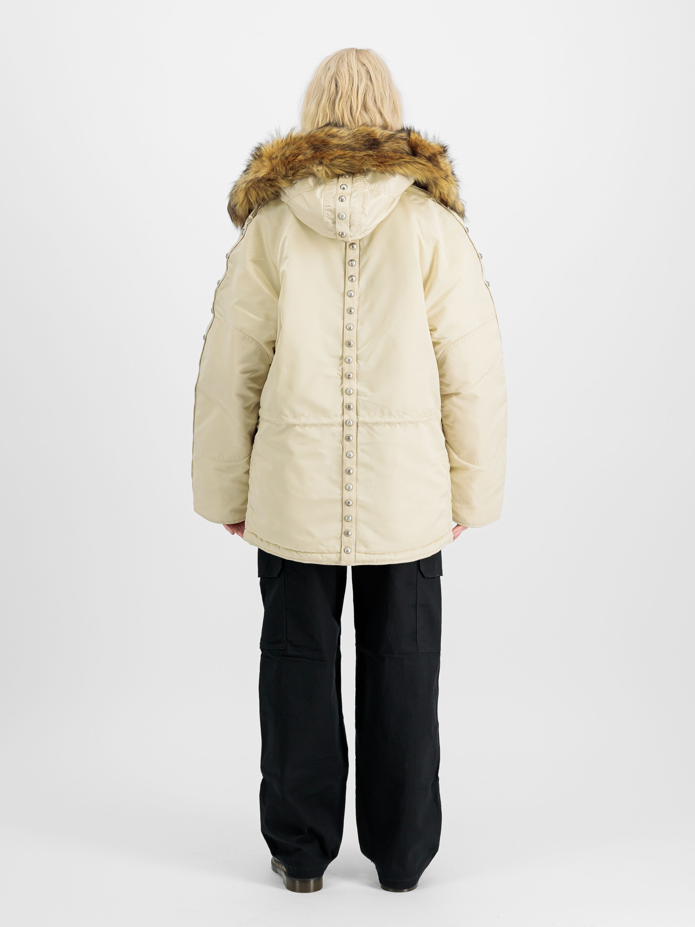 ALPHA x THUG CLUB N-3B Winter Jacket vintage white 258153_300_2_model_00002_209982