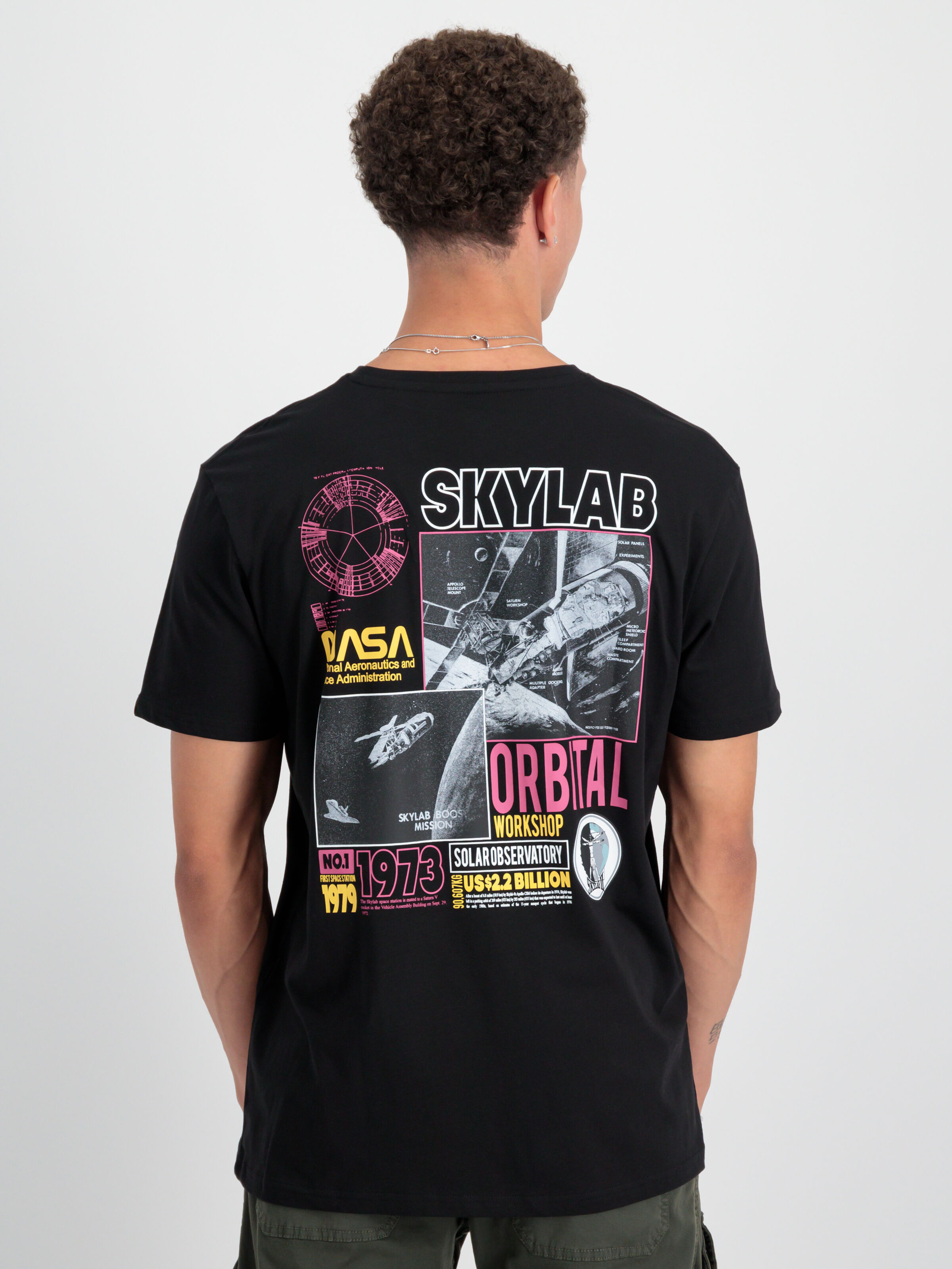 Skylab NASA T-Shirt black / magenta 138504_693_alpha_industries_skylab_nasa_t_003_182903
