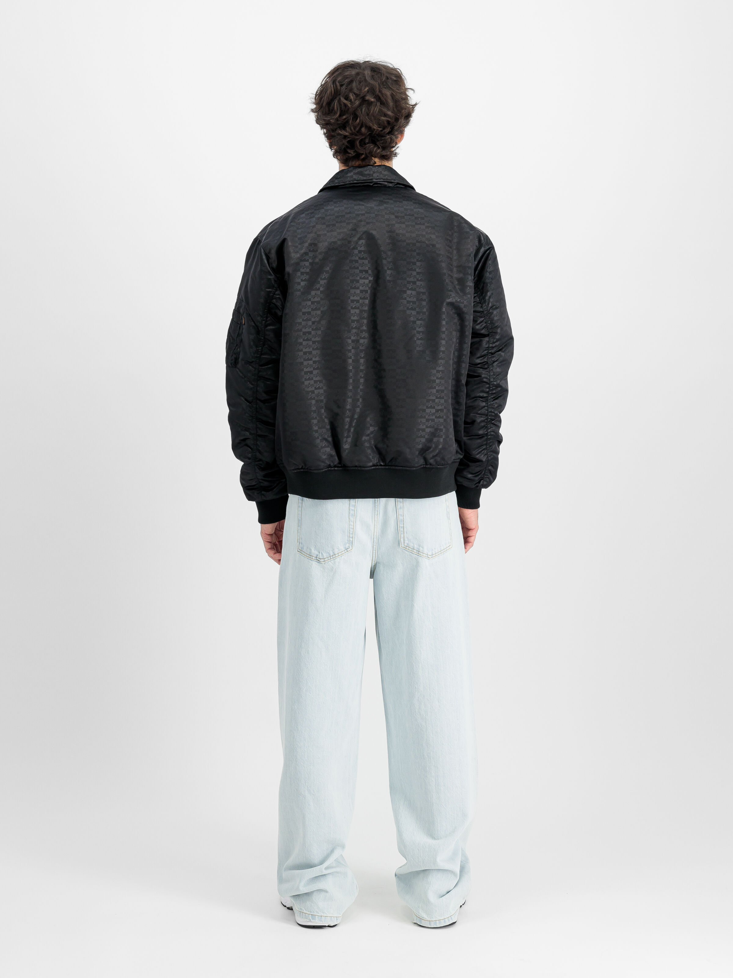 Coach Logo Bomber Jacket black 156145_03_2_model_00002_142338