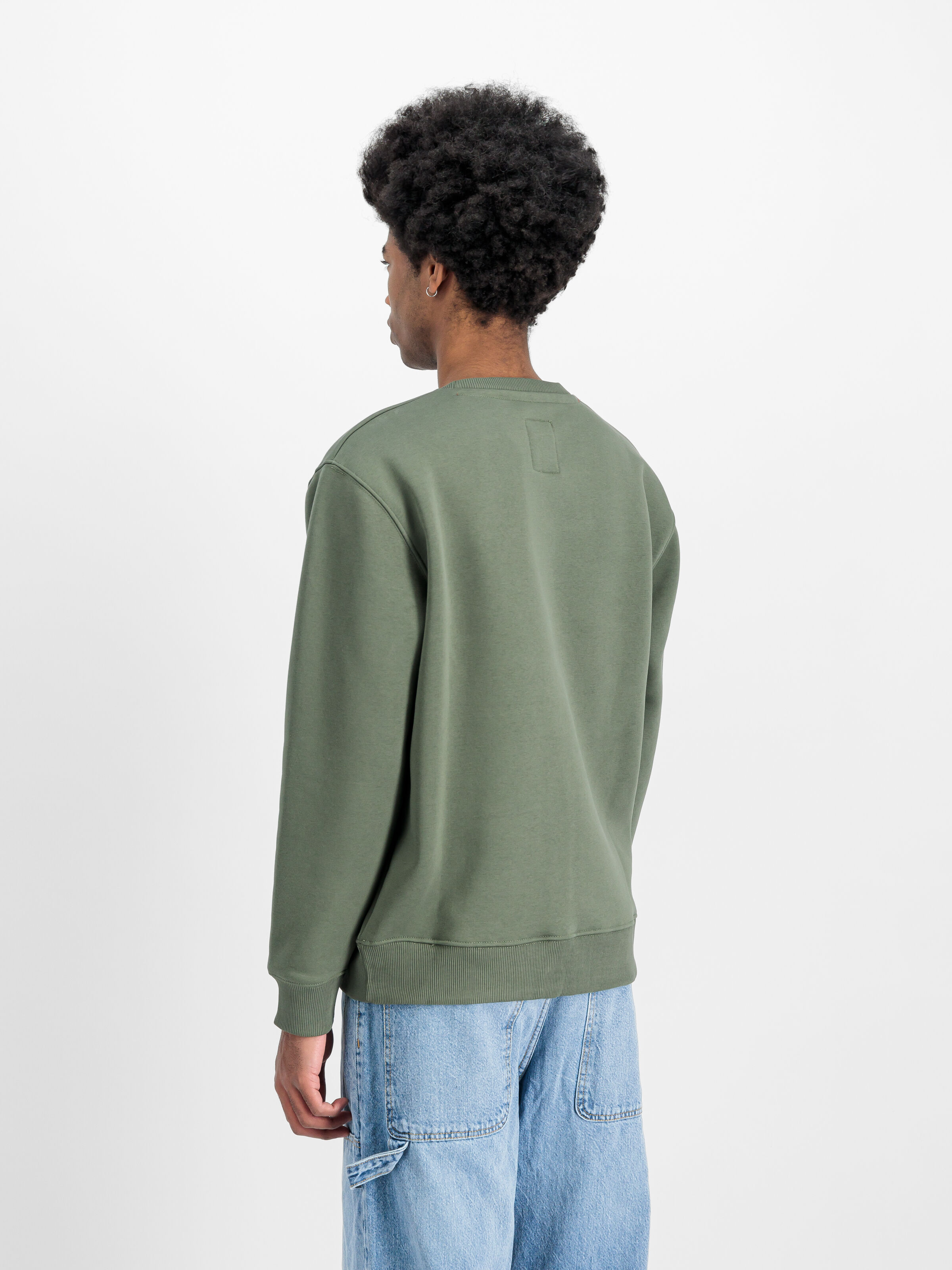 Basic Big Logo Sweatshirt dark olive 178302_142_2_model_00004_131314