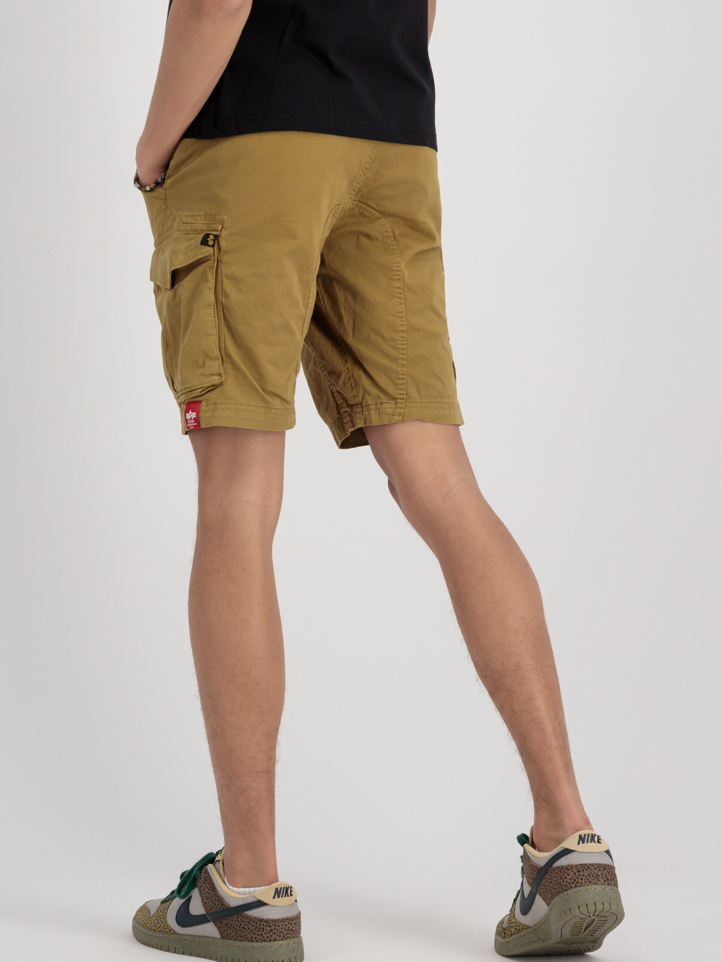 Cotton Twill Jogger Short khaki 106251_13_alpha_industries_cotton_twill_jogger_short_003_182386
