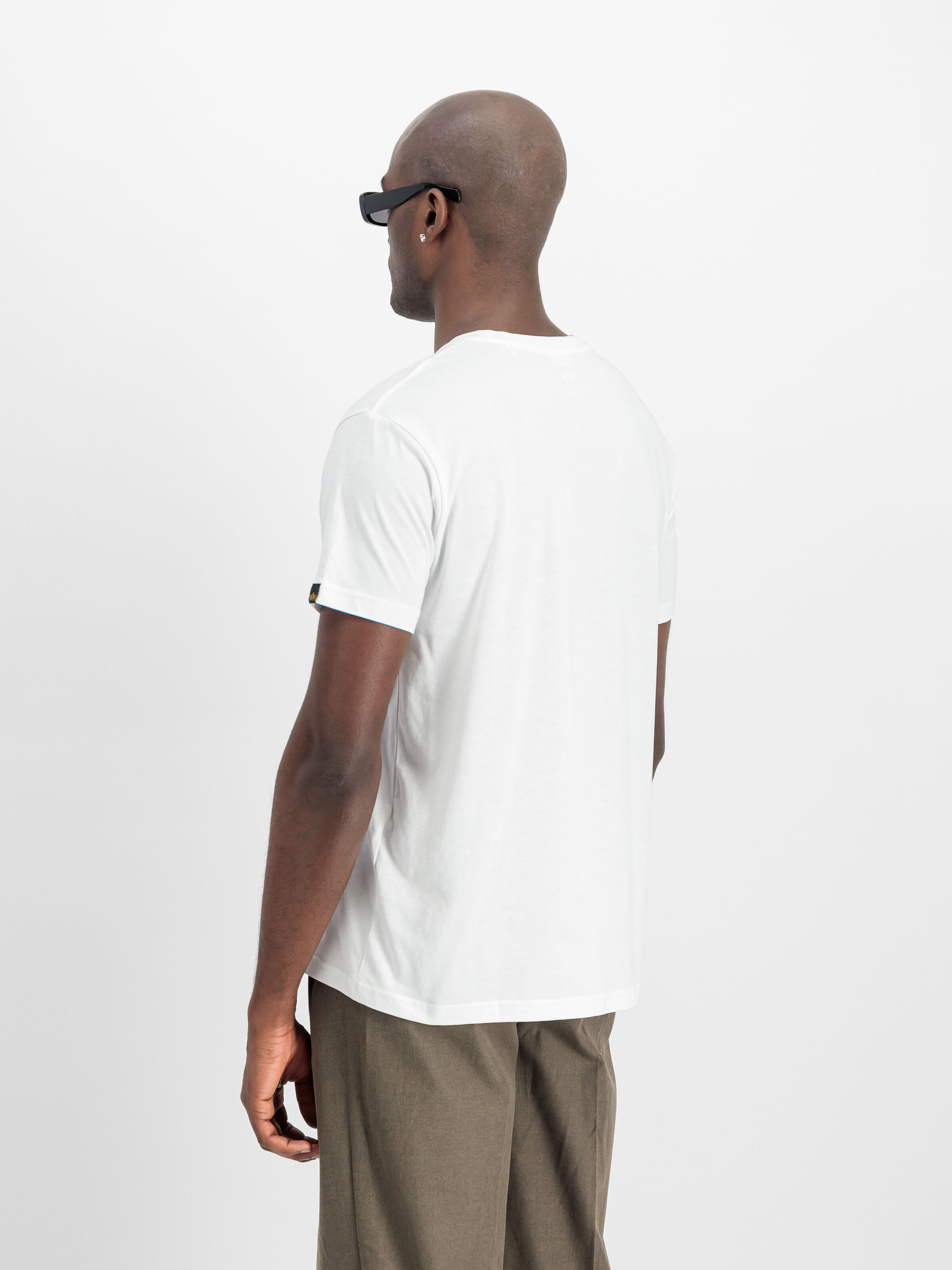 Basic Big Logo Rubber T-Shirt white/black 100501RB_92_2_model_00003_160959