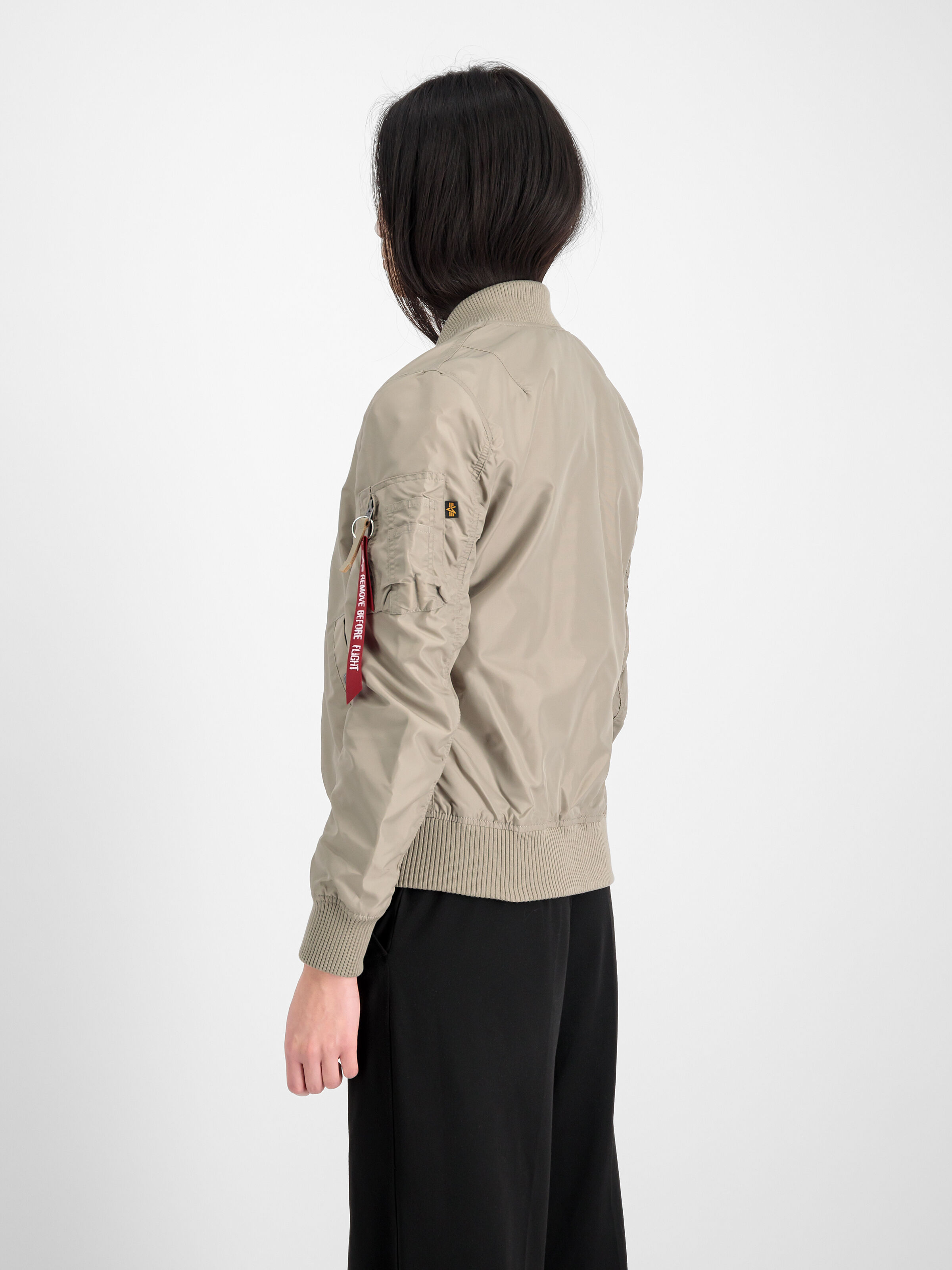 MA-1 TT Light Bomber Jacket Women vintage sand 141041_679_2_model_00004_133751