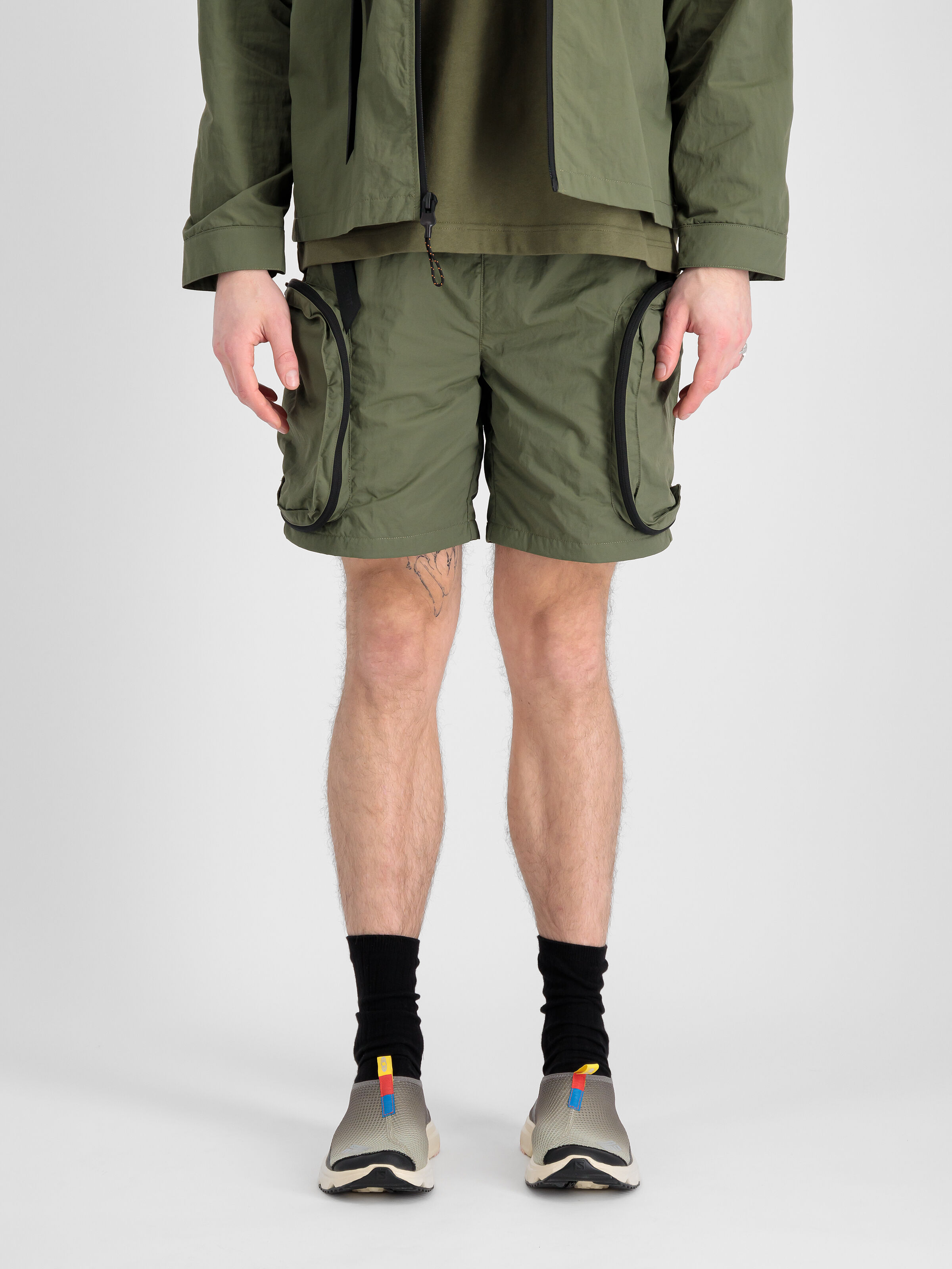 Utility UV Short sage-green 146252UV_01_2_model_00003_102981.jpg