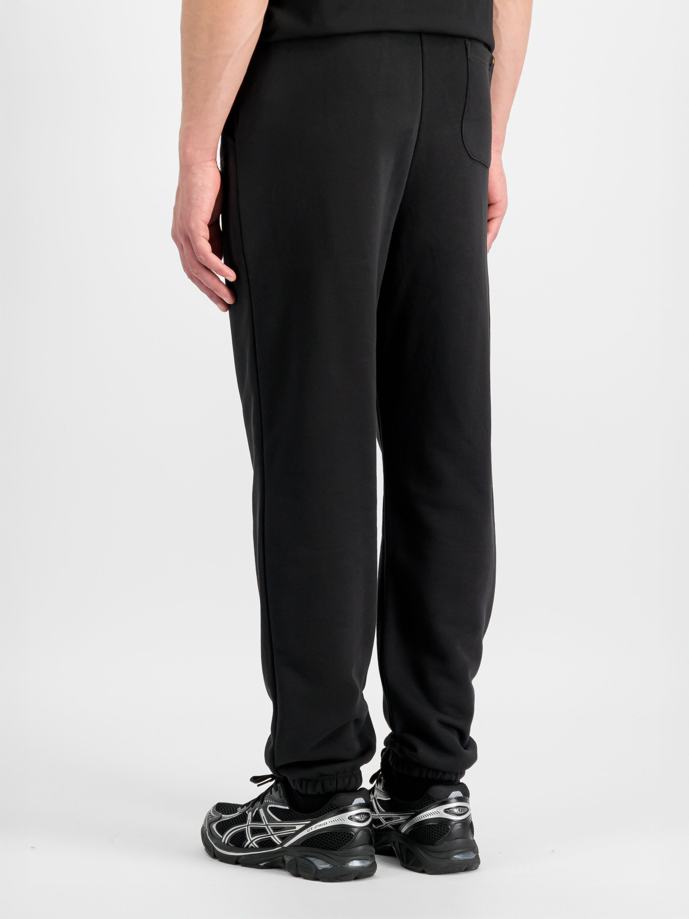 Dye To Match Mid Logo Jogger black 268364_03_2_model_00003_228392