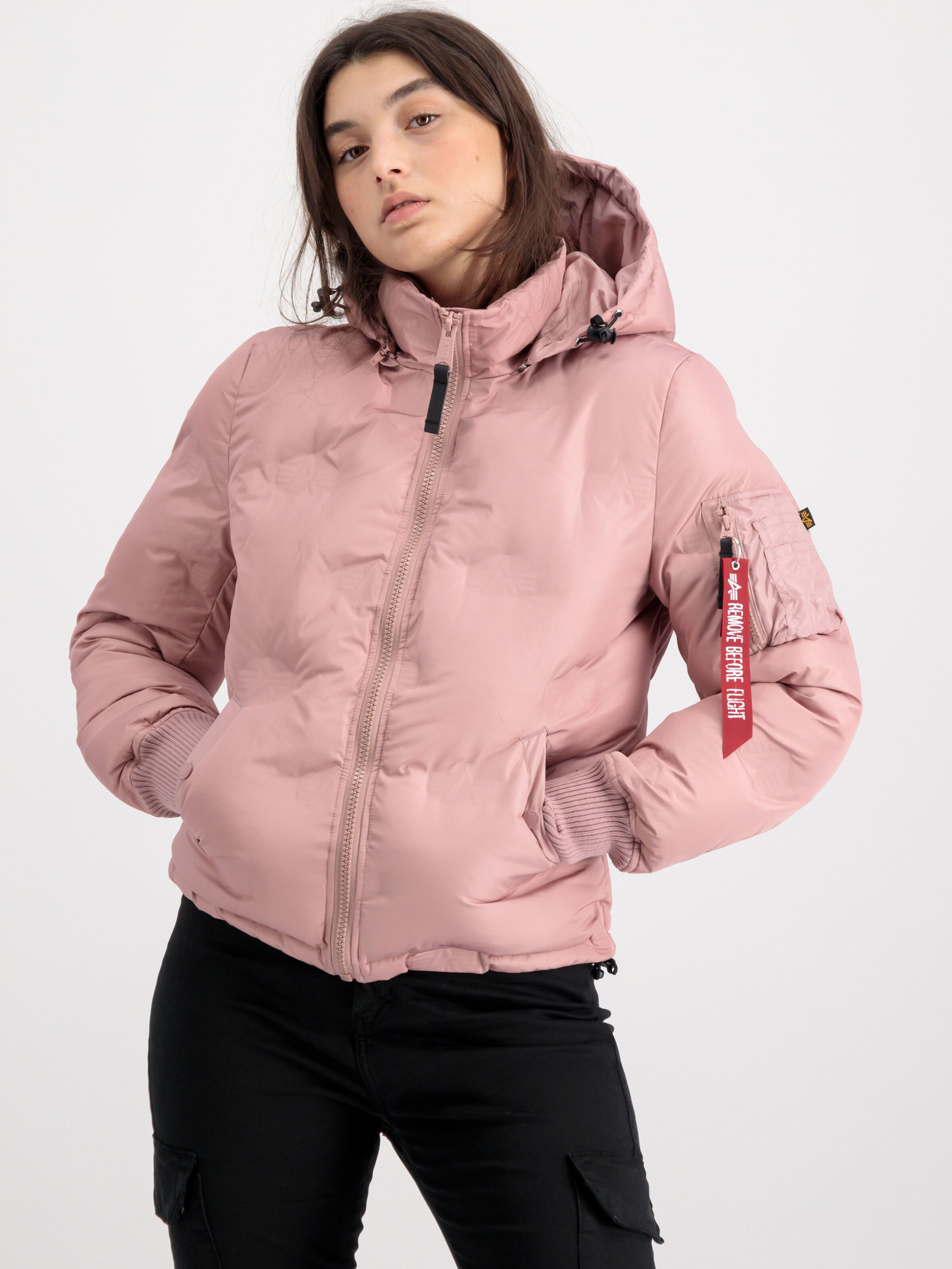 108005_397_alpha_industries_hooded_logo_puffer_wmn_003_182961