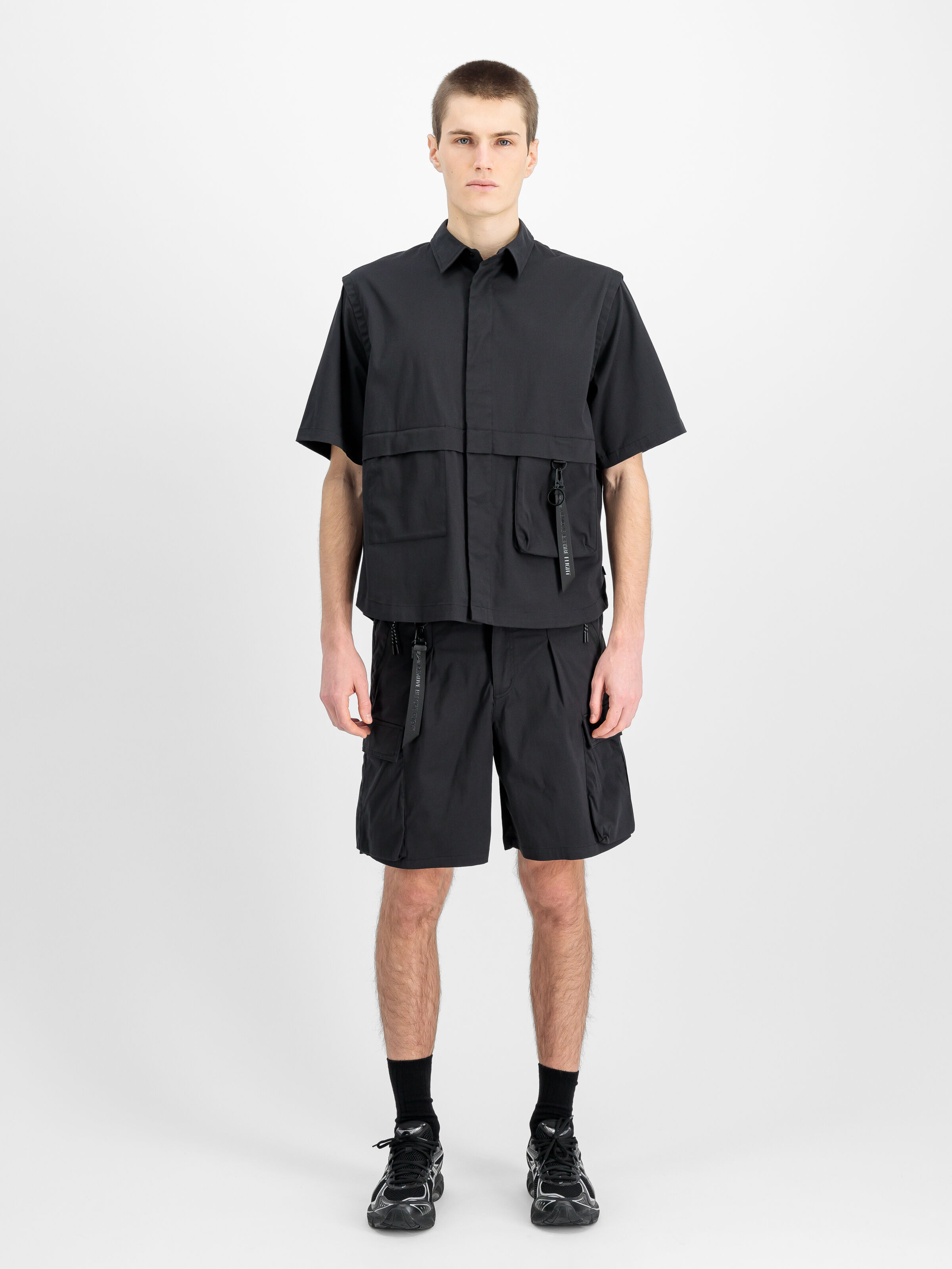 Utility Cargo Short black 756364_03_2_model_00001_155147