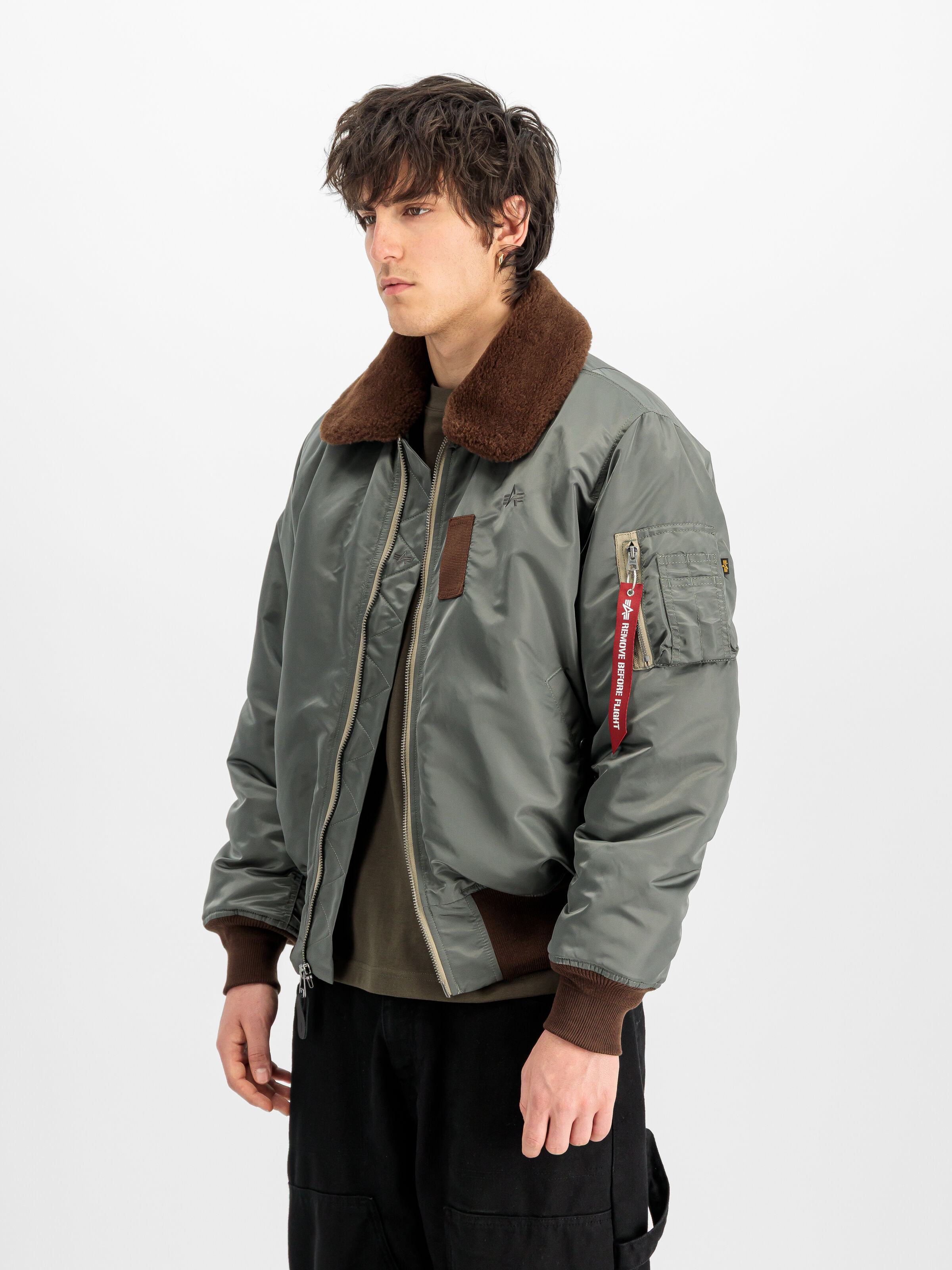 B-15 Intermediate Bomber Jacket vintage green 268161_432_2_model_00002_232345