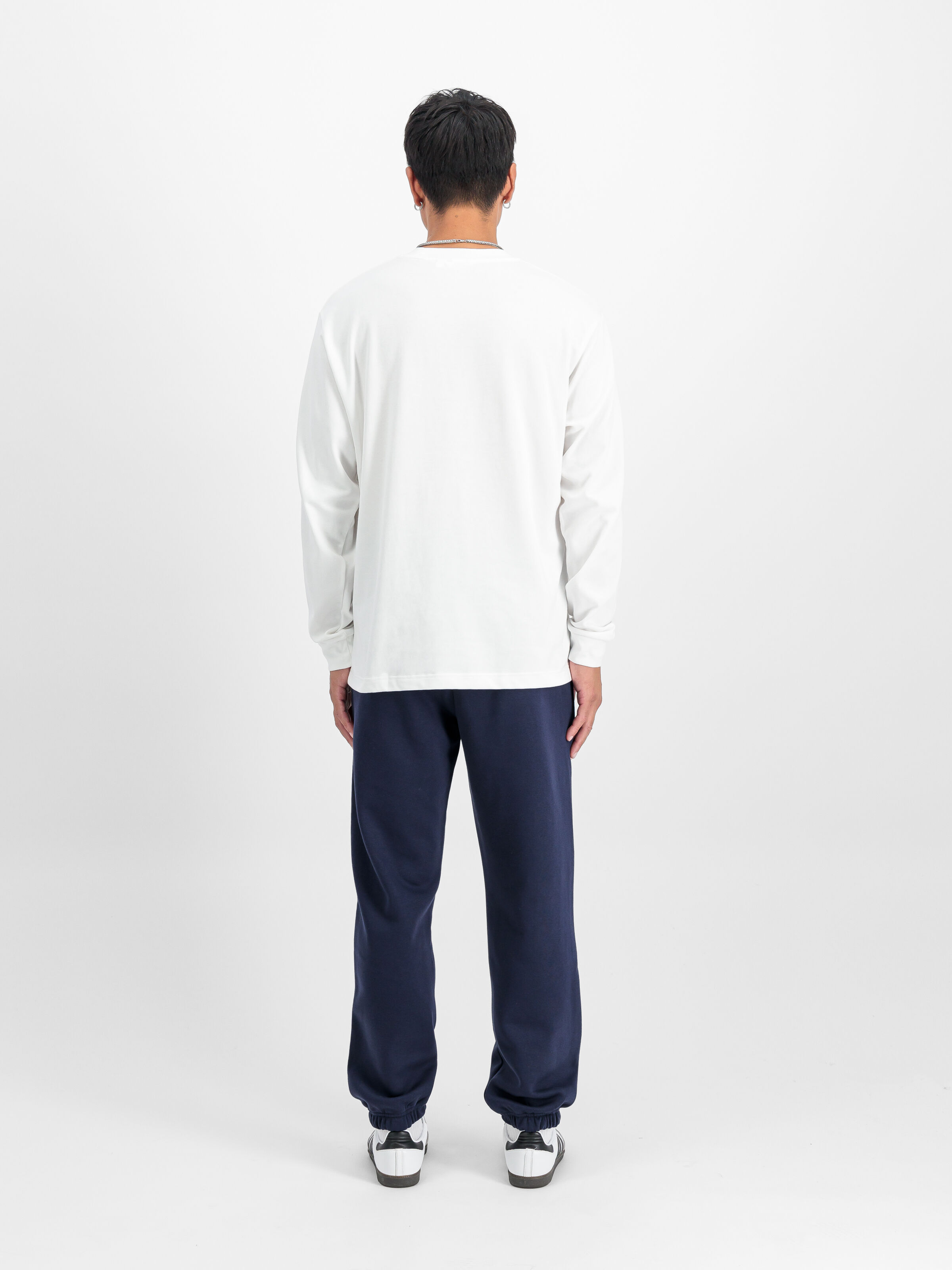Basic Small Logo II Jogger ultra navy 156370_697_2_model_00002_118078