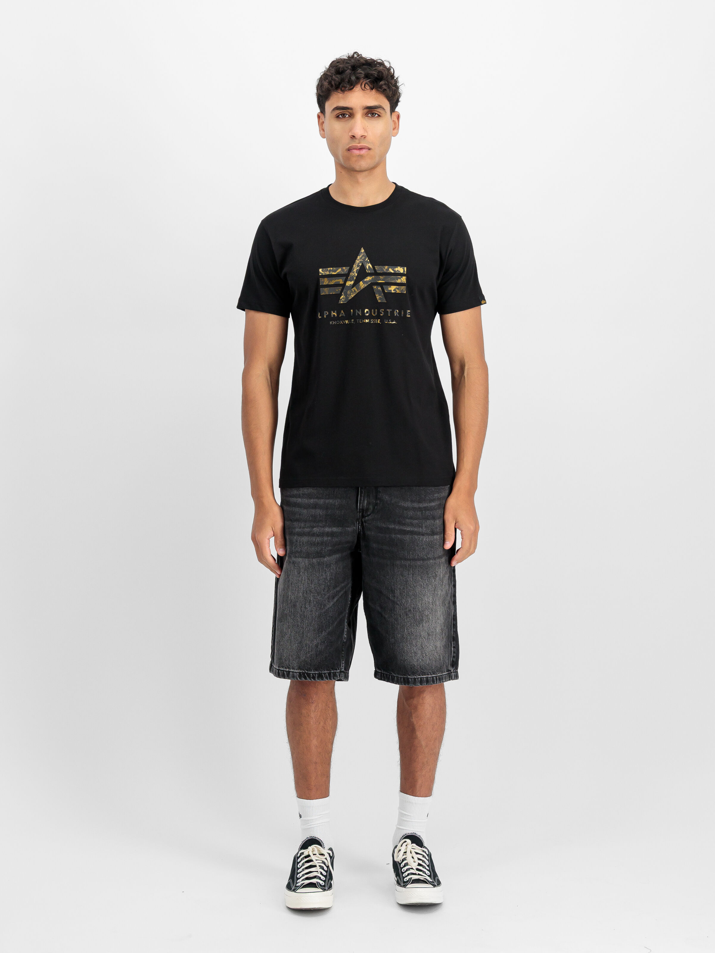 Basic Big Logo Effect Print T-Shirt black 100501EP_03_2_model_00001_197267