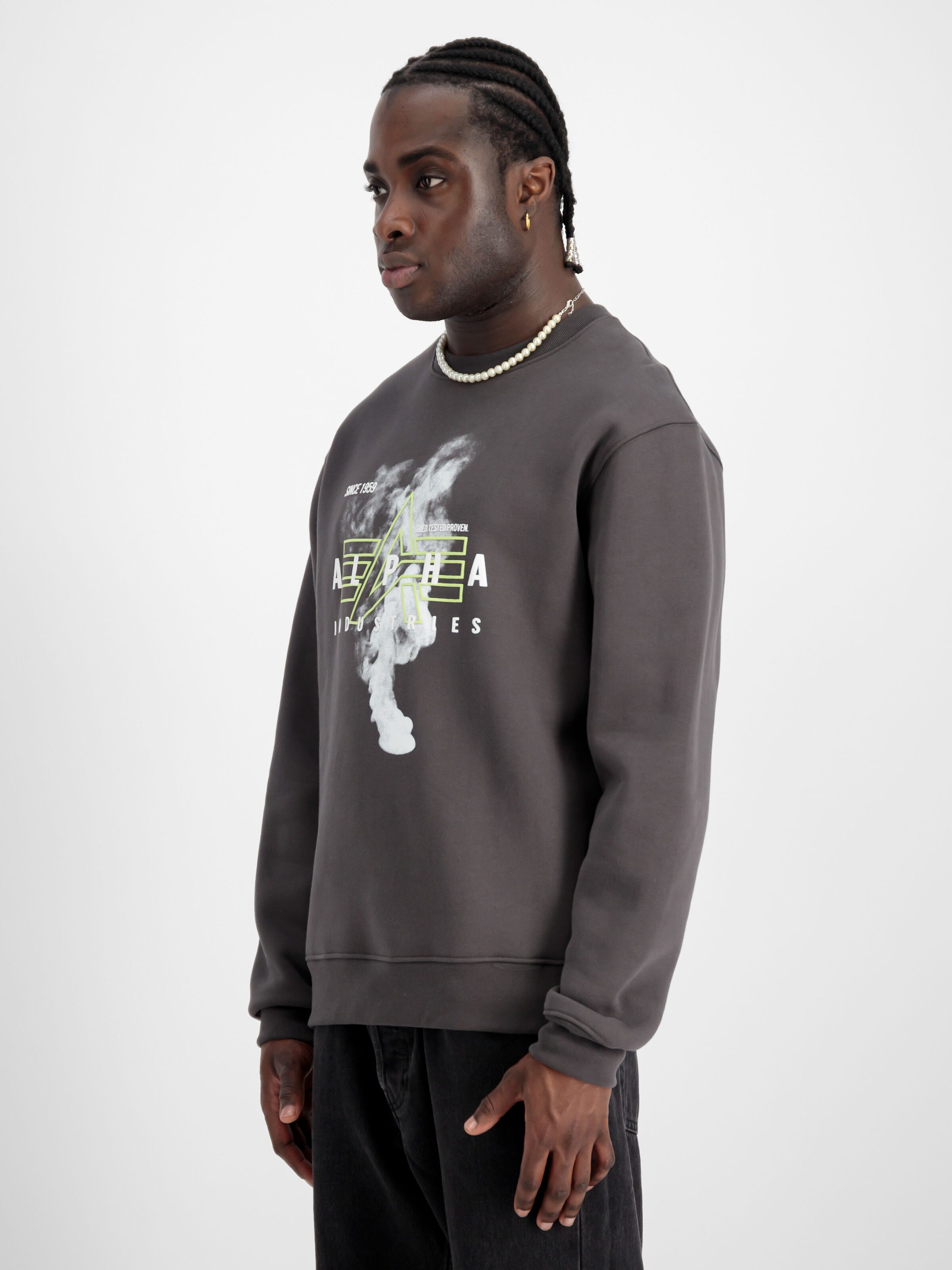 Smoke Logo Sweatshirt vintage grey 148308_684_2_model_00003_98623