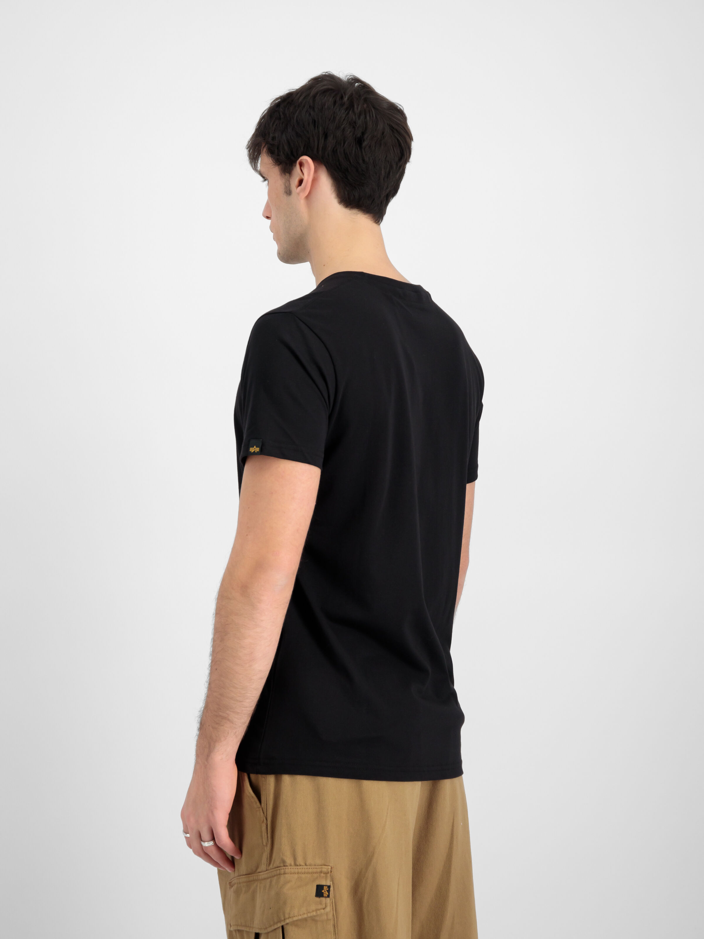 Alpha Label Puff Print T-Shirt black 118502PP_03_2_model_00004_111419