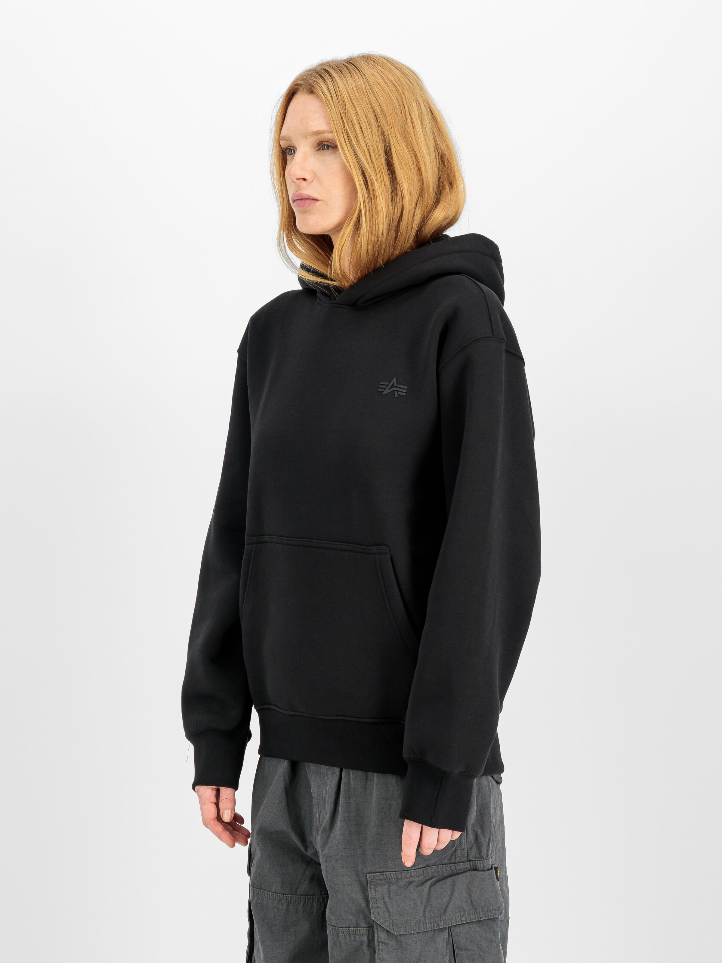 Base UV Hoodie black 768007_03_2_model_00006_245623