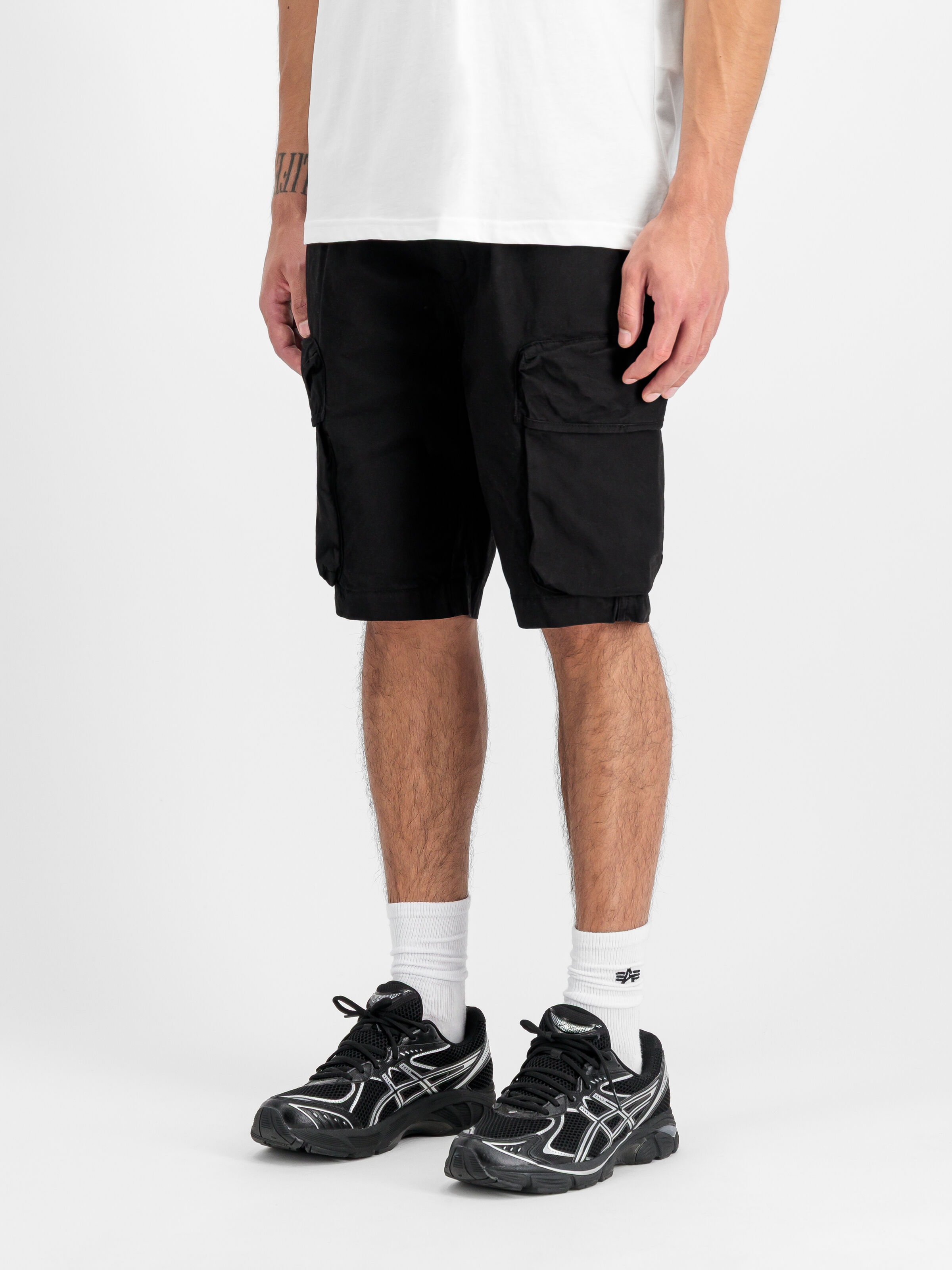 Division Short black 266259_03_2_model_00002_214984.jpg