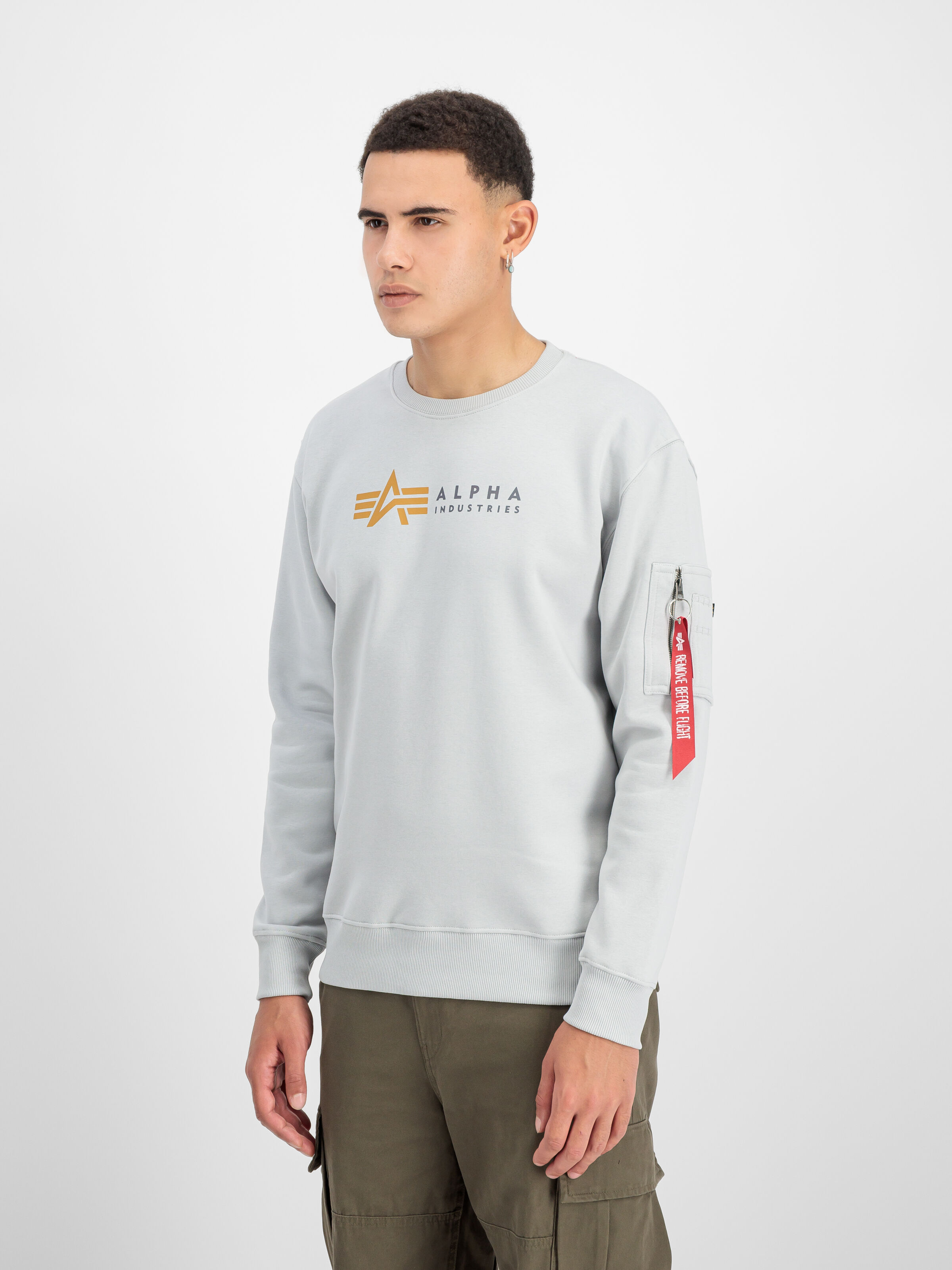 Alpha Label Sweatshirt pastel grey 118312_666_2_model_00002_185463