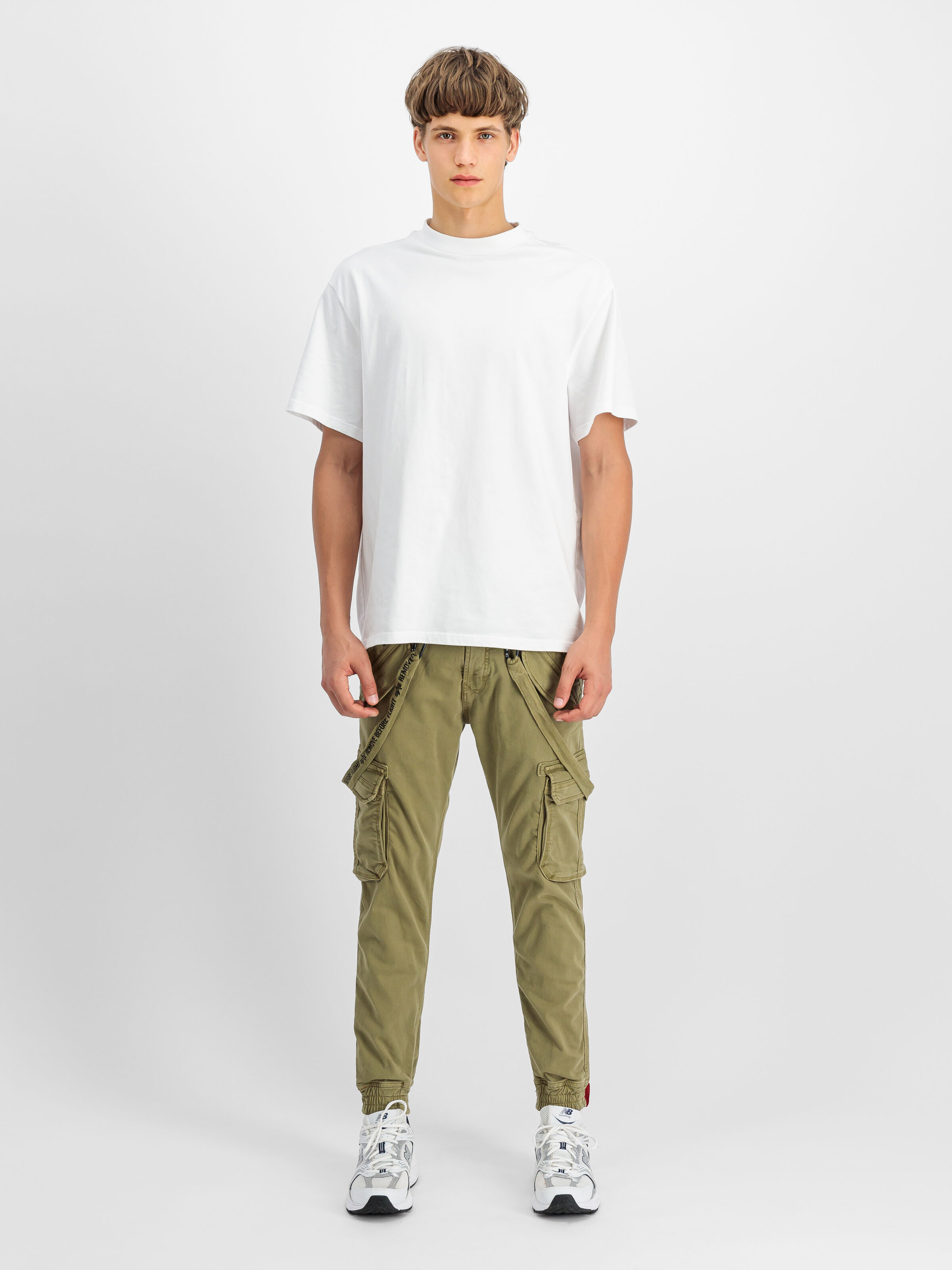 Utility Pant olive 128202_11_2_model_00001_105978