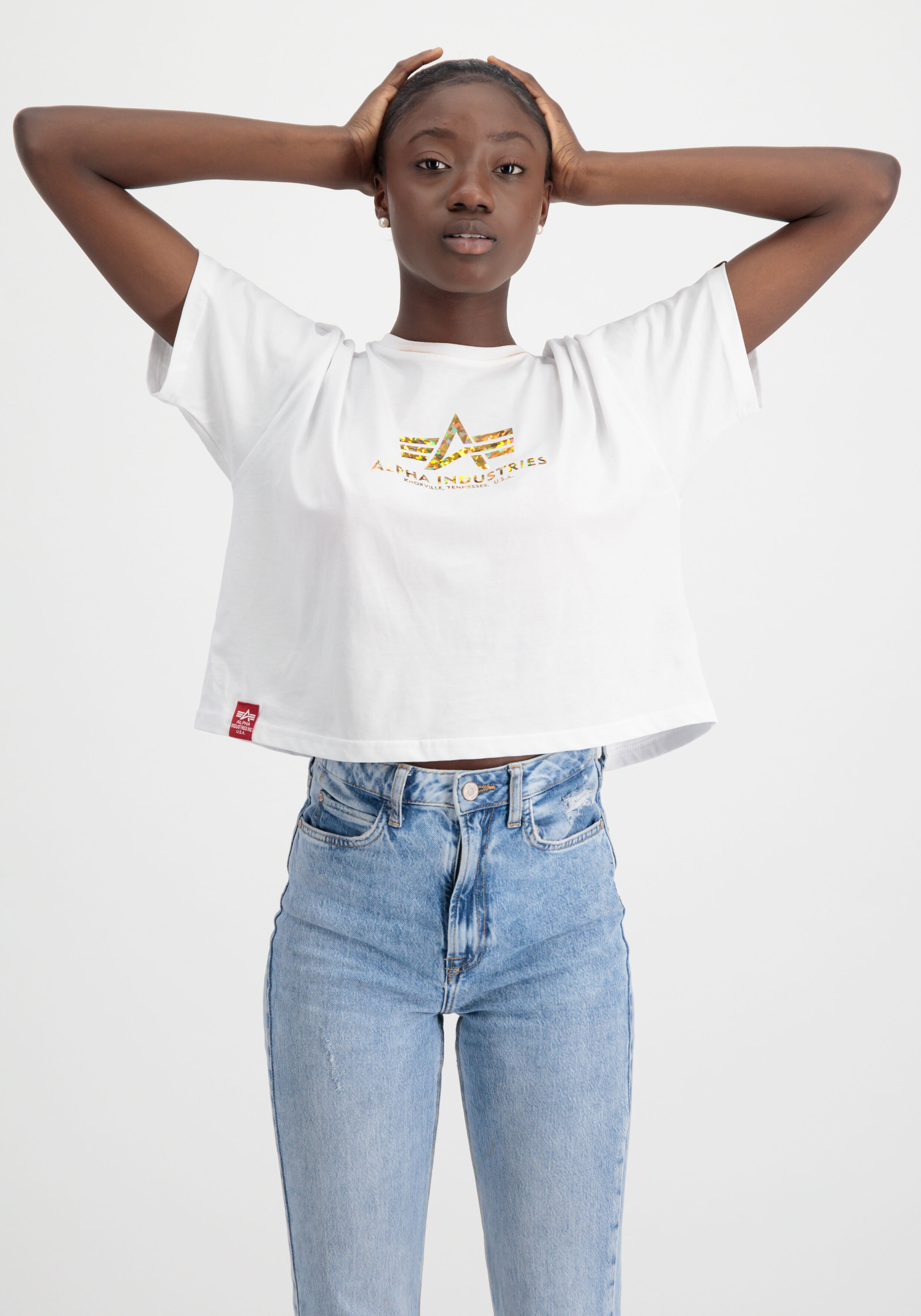 Basic Cropped Oversize Holo Print T-Shirt Women white/gold crystal 116050HP_602_alpha_industries_basic_t_cos_hol_print_wmn_001_123504.jpg