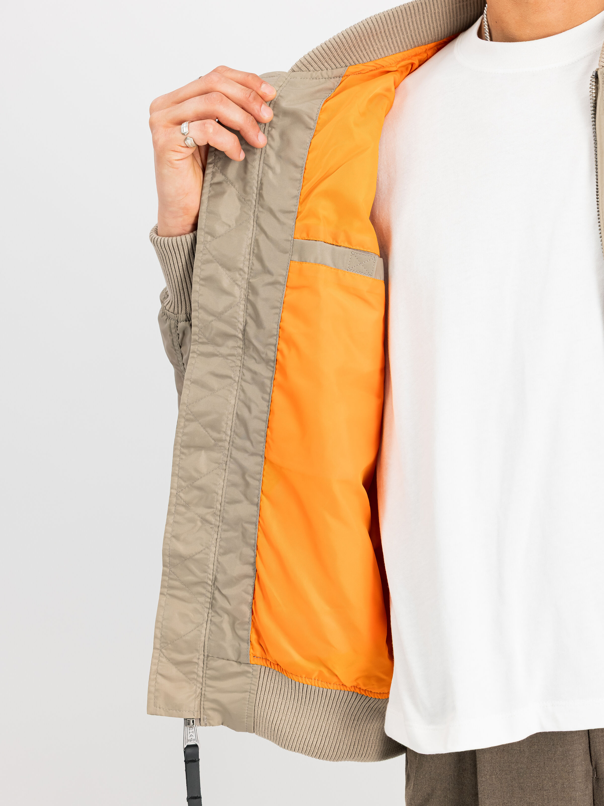 MA-1 TT Light Bomber Jacket vintage sand 191103_679_3_detail_00001_188706