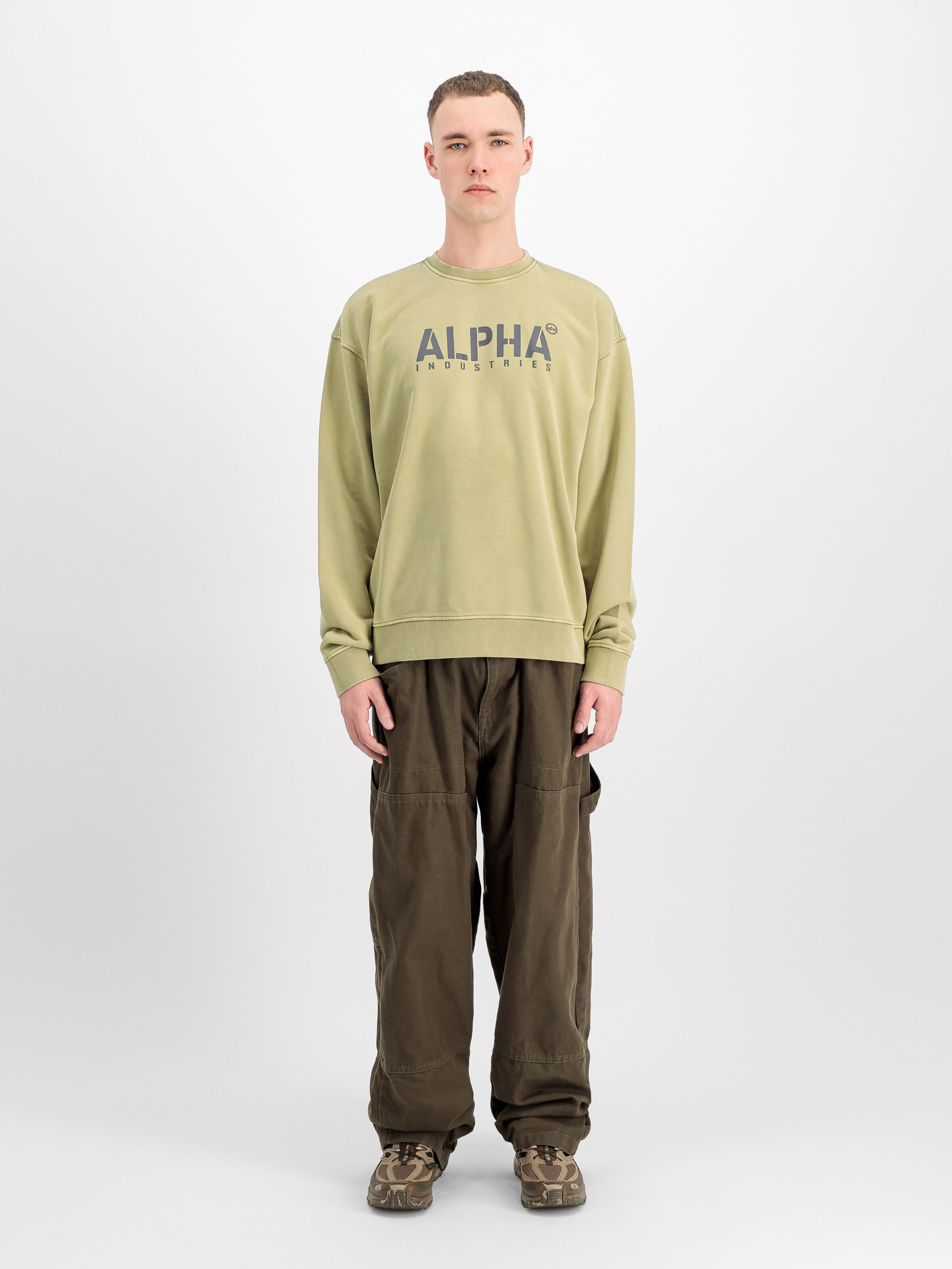 Alpha Stencil Sweatshirt light olive 266309_82_2_model_00001_220120