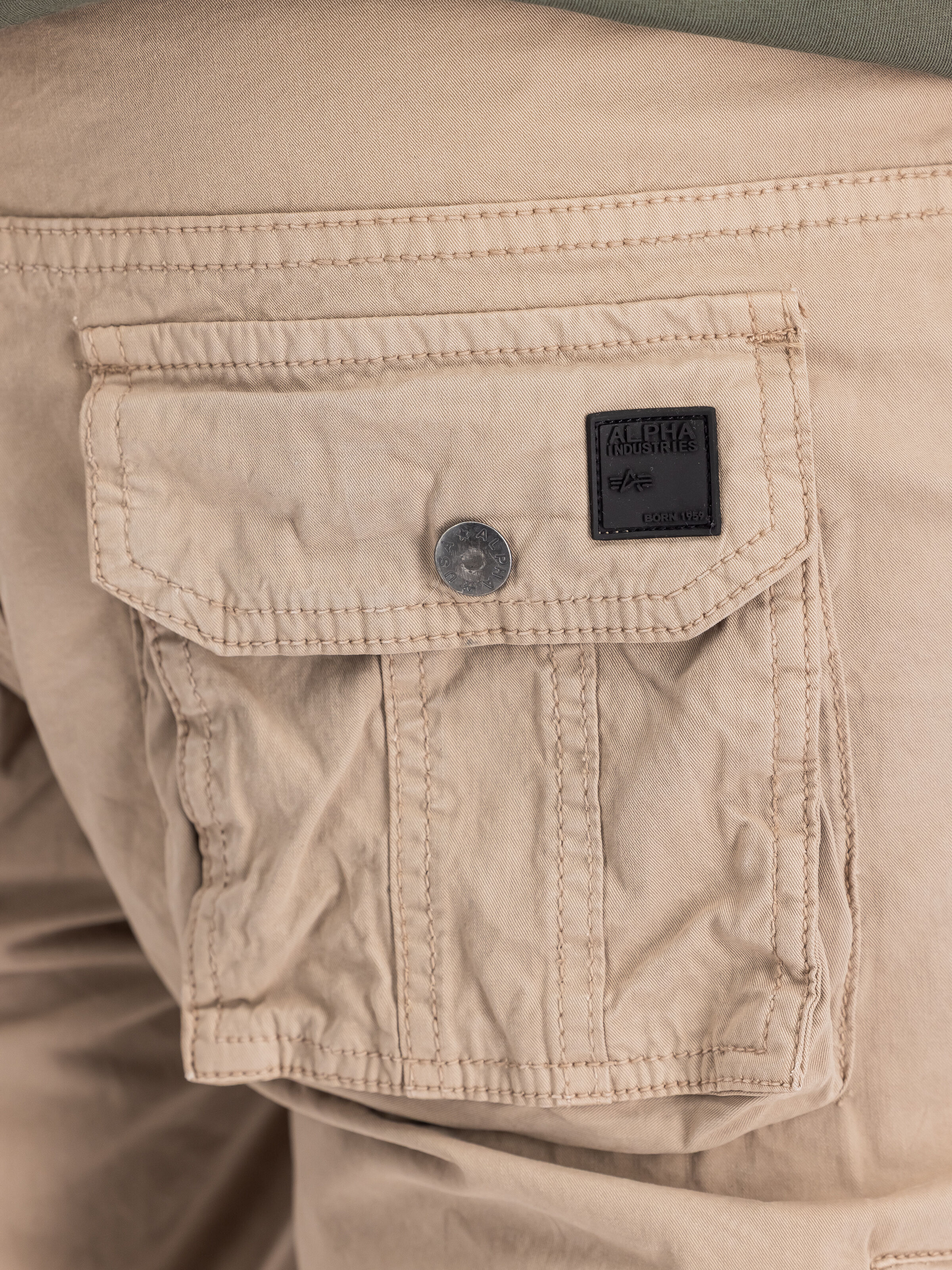 Alpha Short vintage sand 136250_679_3_detail_00001_184663