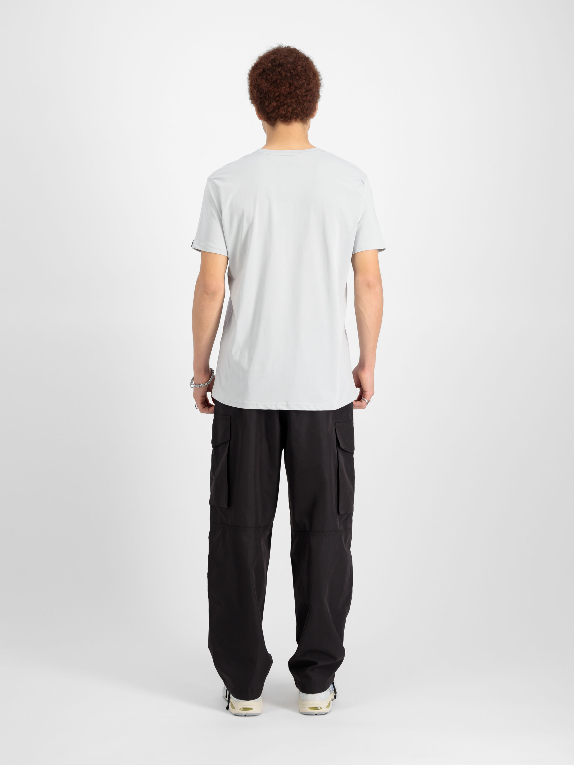 Basic Mid Logo T-Shirt pastel grey 118533_666_2_model_00002_111688