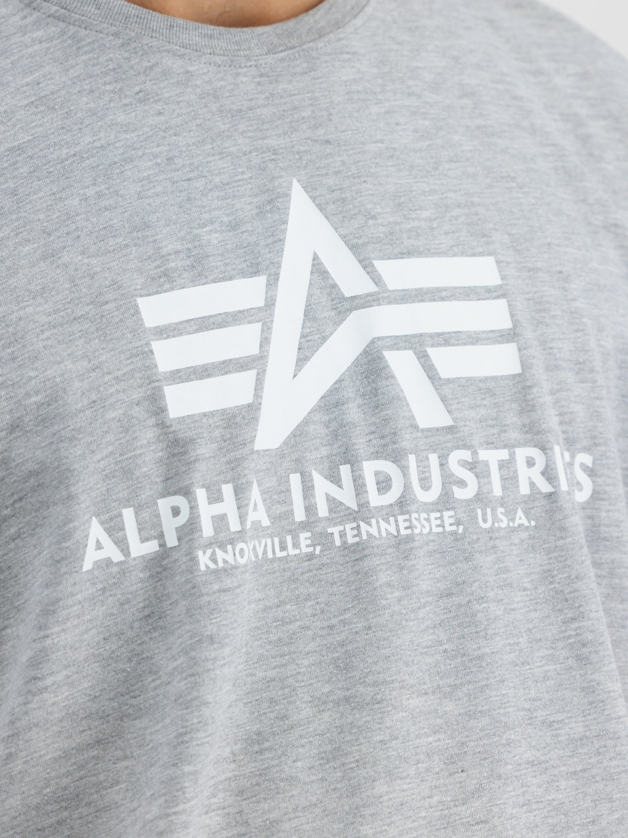 Basic Big Logo T-Shirt greyheather/white 100501_230_alpha_industries_basic_t_004_2_182127