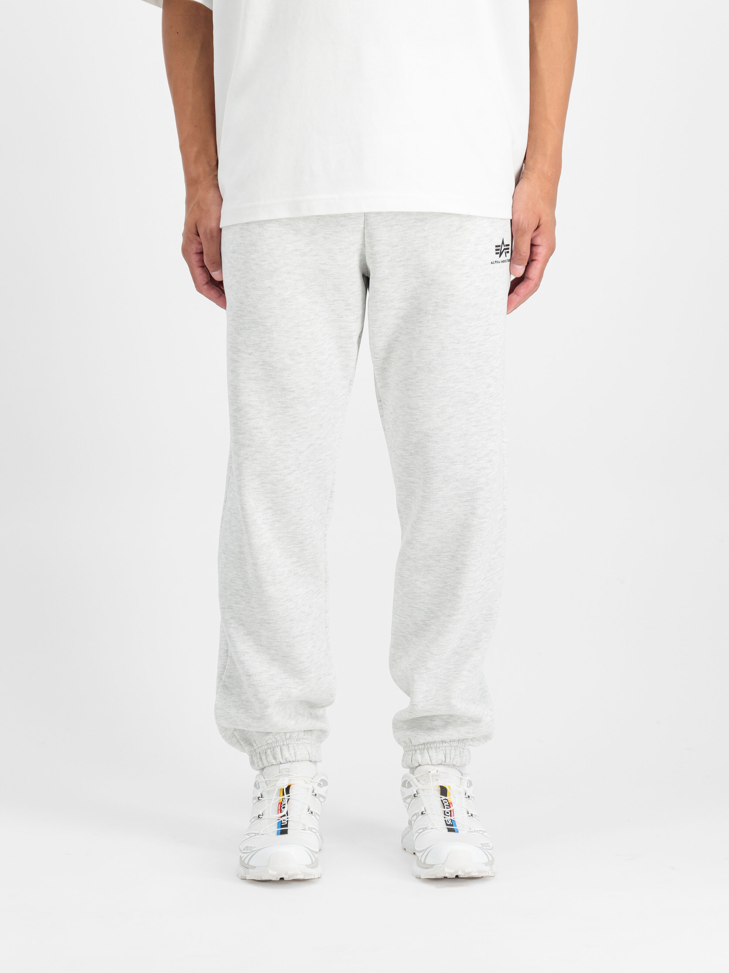 Basic Small Logo II Jogger pastel grey melange 156370_752_2_model_00003_118113.jpg