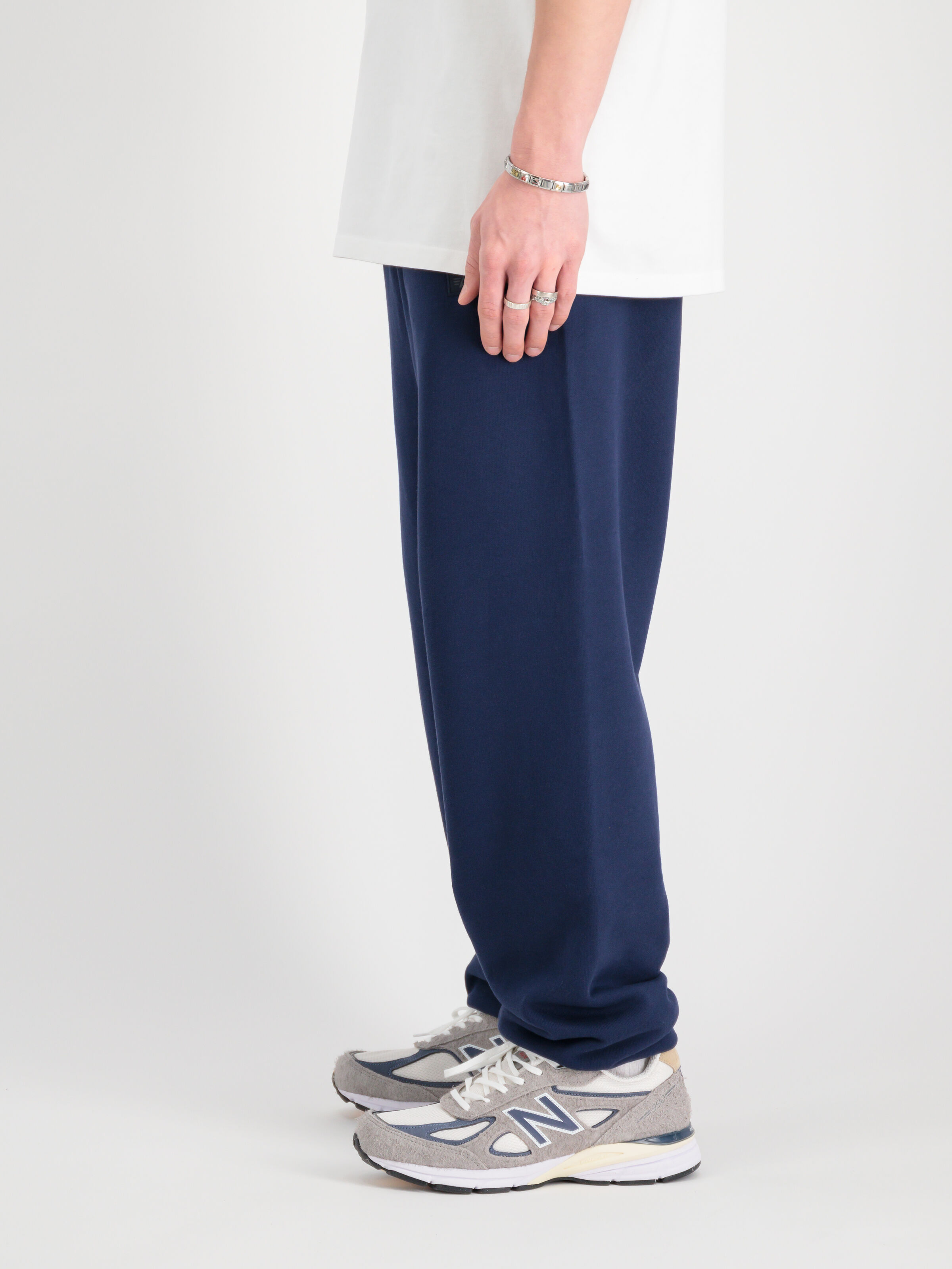 Alpha Essentials Rubber Logo Jogger ultra navy 146364_697_2_model_00004_99737