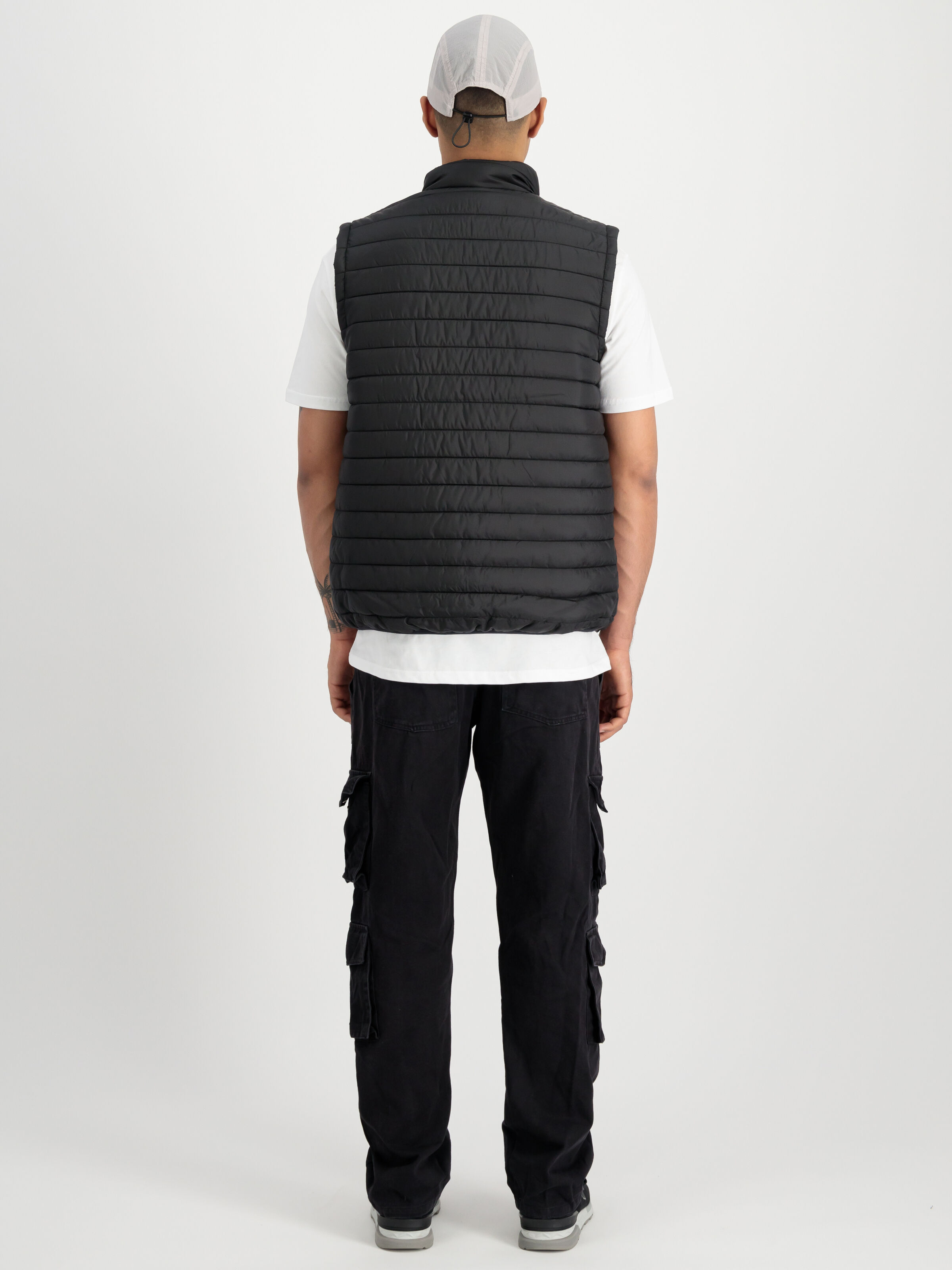 Puffer Light Vest black 138122_03_2_model_00002_173457