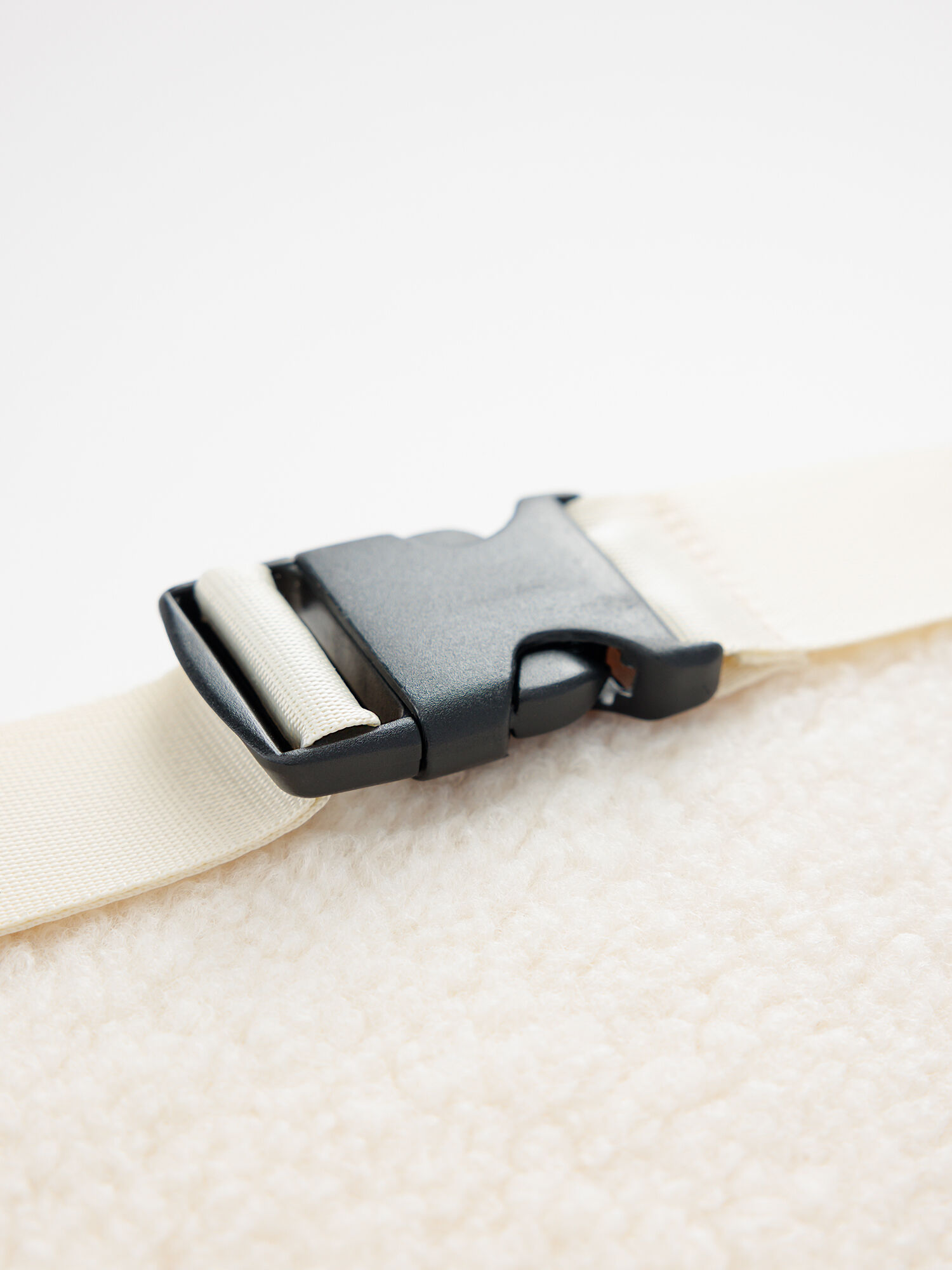 Teddy Waist Bag off white 108941_16_alpha_industries_teddy_waist_bag_007_124262