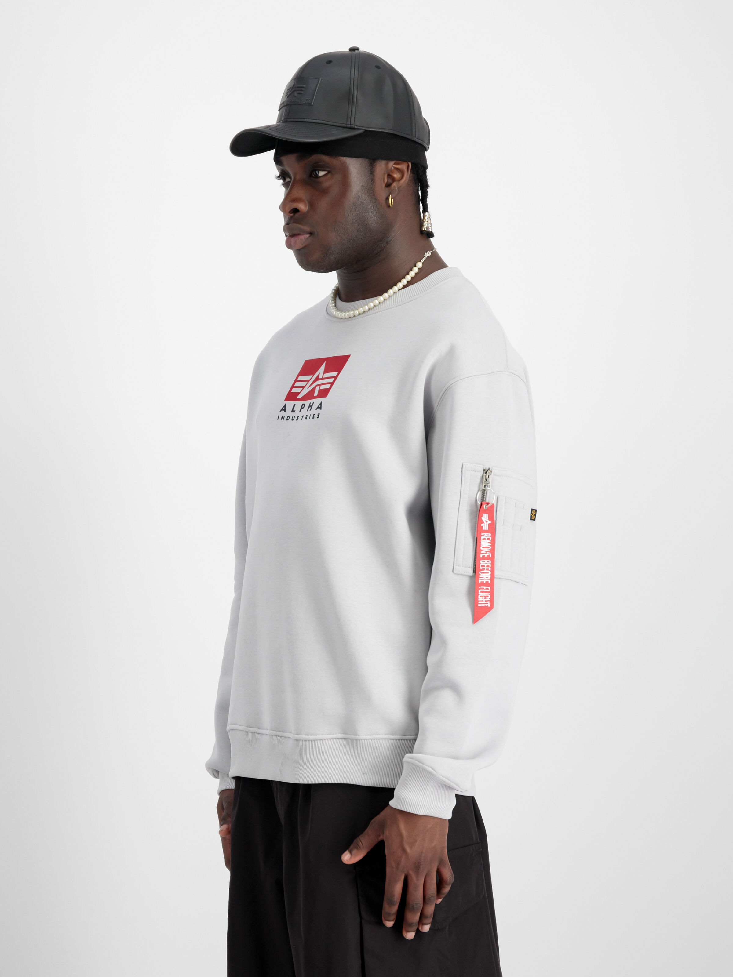 Satin Logo Sweatshirt pastel grey 148311_666_2_model_00003_98540