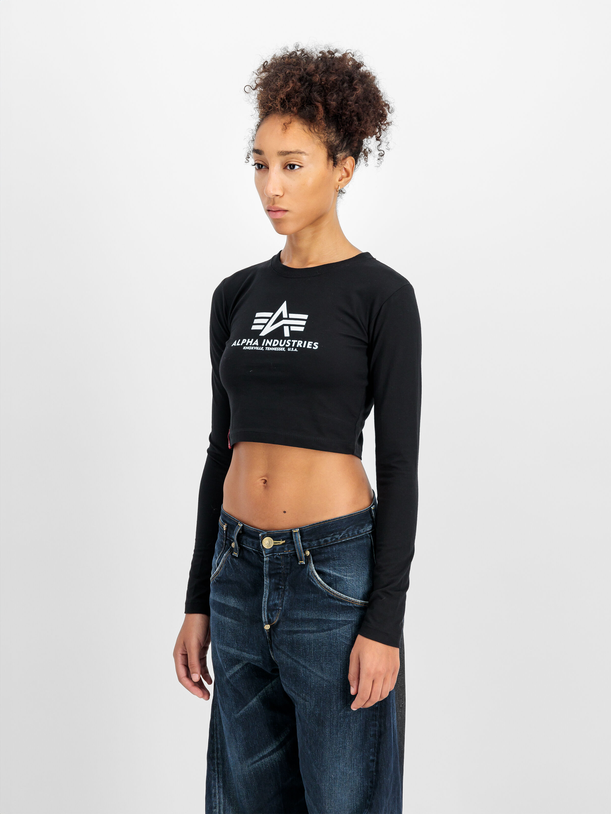 Basic Cropped Longsleeve Women black 116076_03_2_model_00003_110330