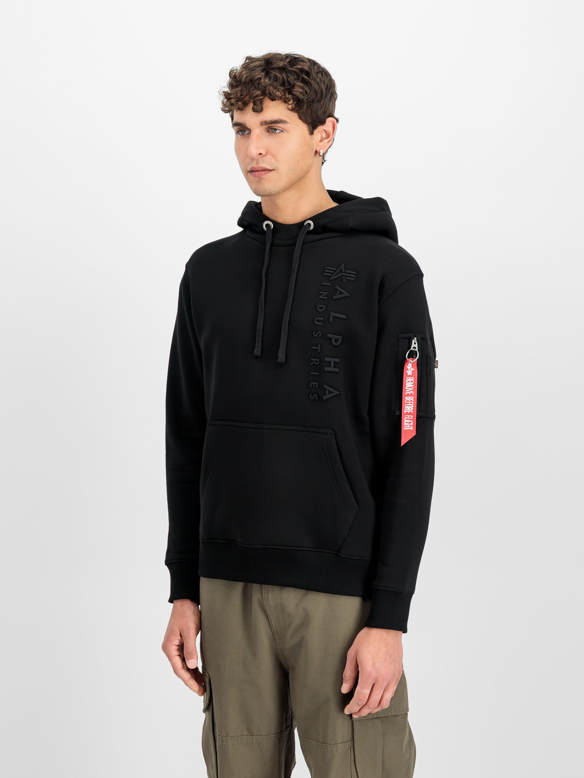 Embroidery Hoodie black 138333_03_2_model_00002_190122