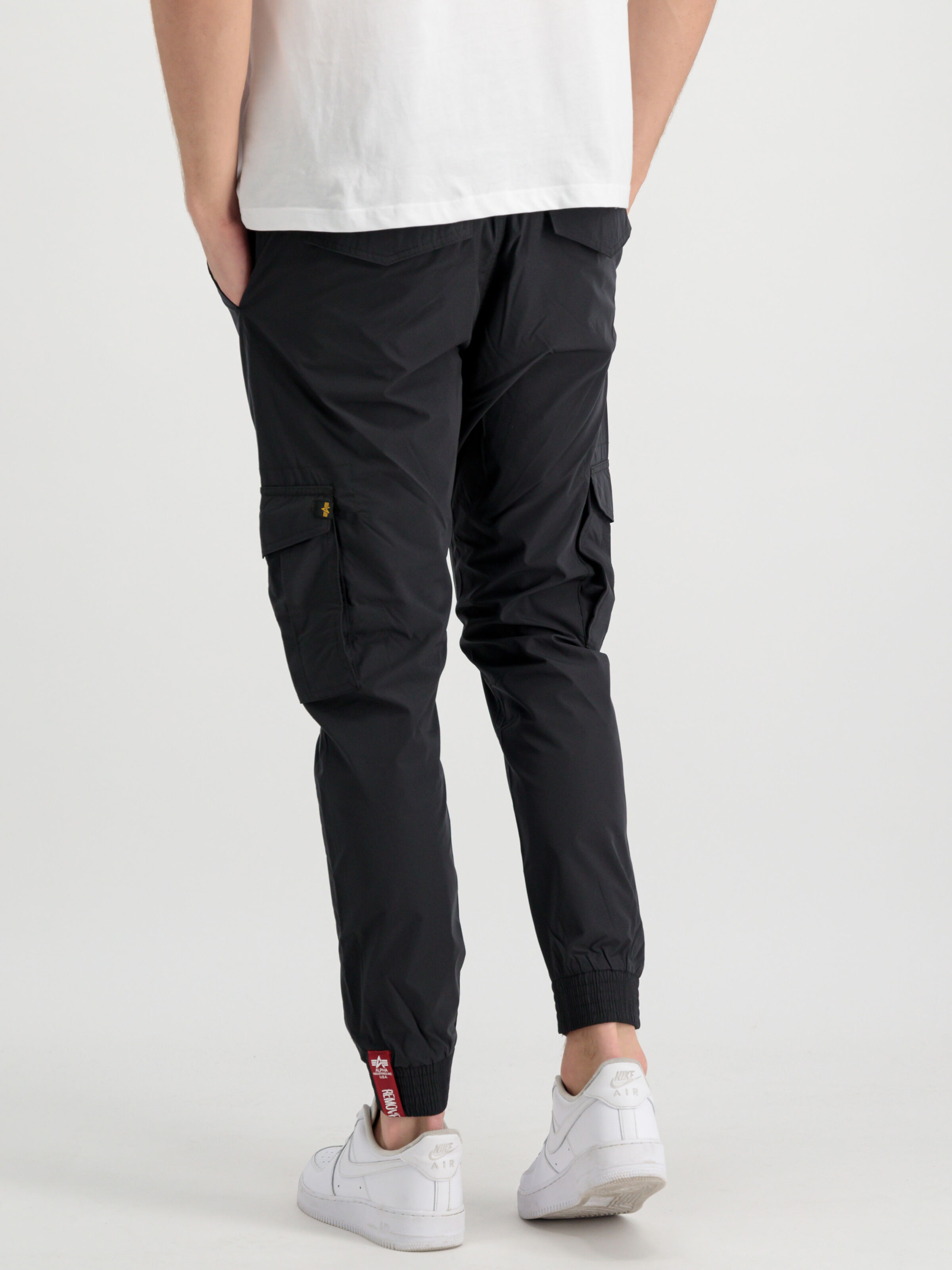 Nylon Cargo Jogger black 106200_03_alpha_industries_nylon_cargo_jogger_006_182876